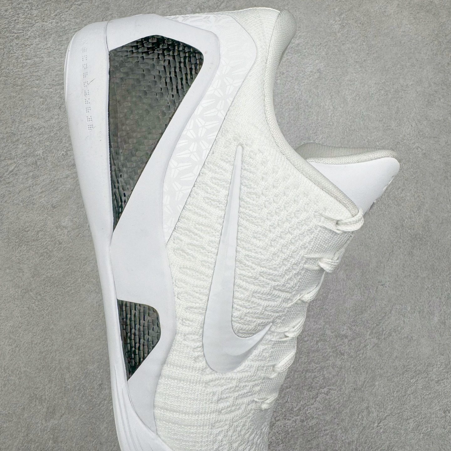 图片[6]-＃灭世/Max NK KOBE 9 ELITE LOW PROTRO \\\”HALO\\\” 科比9代精英版 纯白 货号：FZ7334-100 ✅原楦打造灵动版型 鞋头➕腰身➕后跟 360°无死角 ✅原厂工艺3层立体编织flyknit鞋面 厚度同步ZP吊打市场“纯原” ✅原厂碳板加持 立体感区分市场货品 ✅区分市场货品🌪过验级拉帮细节 ✅内置全新复刻版中底鞋垫 REACT缓震 密度增加抗衰减 ✅针对海外市场增加 47.5 满足精英选手实战需求 最强科9 灭世制造 用实力让情怀落地 👊🏻 尺码：39 40 40.5 41 42 42.5 43 44 44.5 45 46 47.5-选品中心