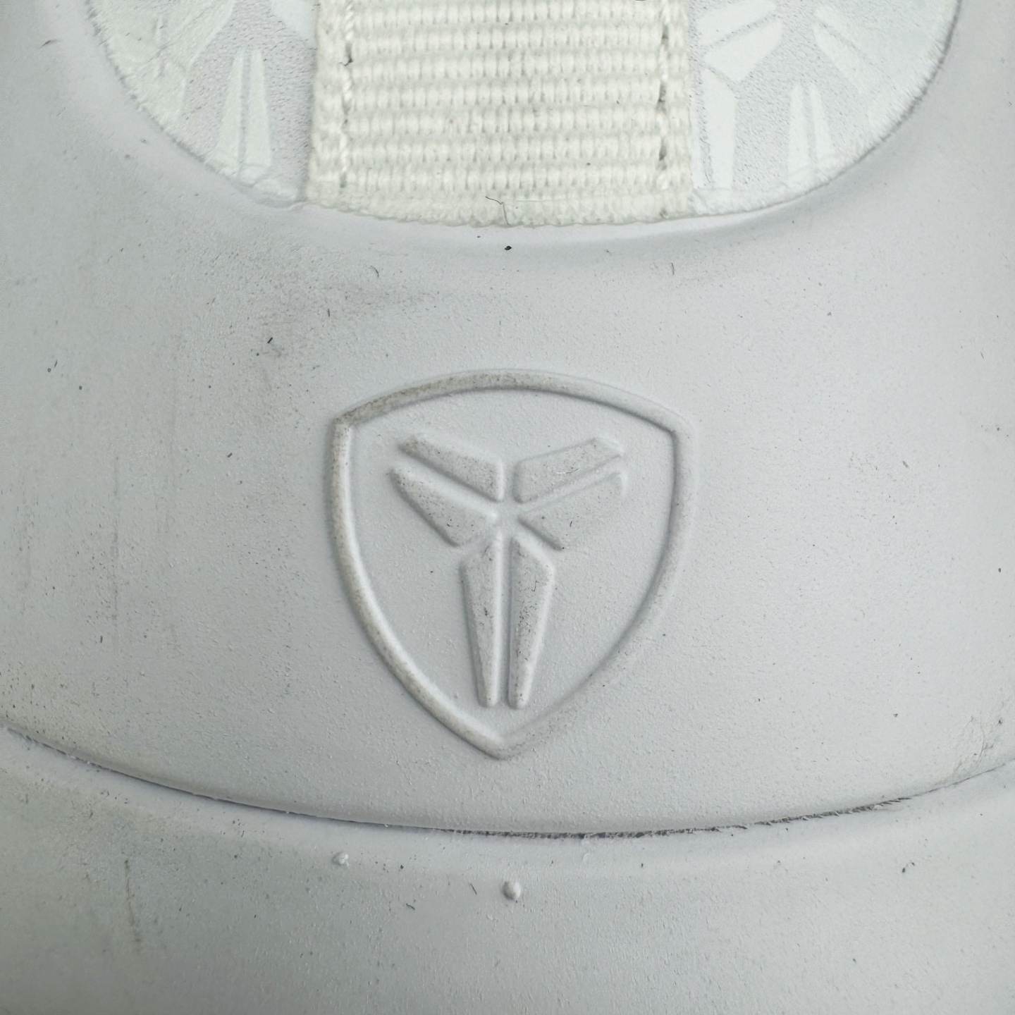 图片[10]-＃灭世/Max NK KOBE 9 ELITE LOW PROTRO \\\”HALO\\\” 科比9代精英版 纯白 货号：FZ7334-100 ✅原楦打造灵动版型 鞋头➕腰身➕后跟 360°无死角 ✅原厂工艺3层立体编织flyknit鞋面 厚度同步ZP吊打市场“纯原” ✅原厂碳板加持 立体感区分市场货品 ✅区分市场货品🌪过验级拉帮细节 ✅内置全新复刻版中底鞋垫 REACT缓震 密度增加抗衰减 ✅针对海外市场增加 47.5 满足精英选手实战需求 最强科9 灭世制造 用实力让情怀落地 👊🏻 尺码：39 40 40.5 41 42 42.5 43 44 44.5 45 46 47.5-选品中心