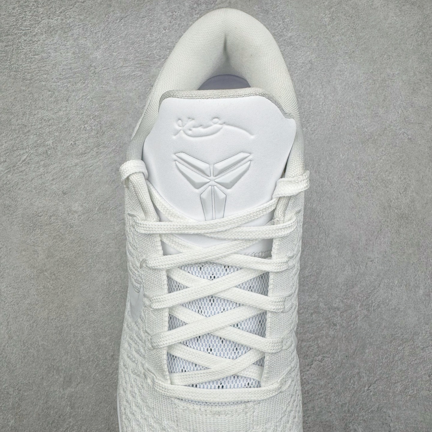 图片[5]-＃灭世/Max NK KOBE 9 ELITE LOW PROTRO \\\”HALO\\\” 科比9代精英版 纯白 货号：FZ7334-100 ✅原楦打造灵动版型 鞋头➕腰身➕后跟 360°无死角 ✅原厂工艺3层立体编织flyknit鞋面 厚度同步ZP吊打市场“纯原” ✅原厂碳板加持 立体感区分市场货品 ✅区分市场货品🌪过验级拉帮细节 ✅内置全新复刻版中底鞋垫 REACT缓震 密度增加抗衰减 ✅针对海外市场增加 47.5 满足精英选手实战需求 最强科9 灭世制造 用实力让情怀落地 👊🏻 尺码：39 40 40.5 41 42 42.5 43 44 44.5 45 46 47.5-选品中心