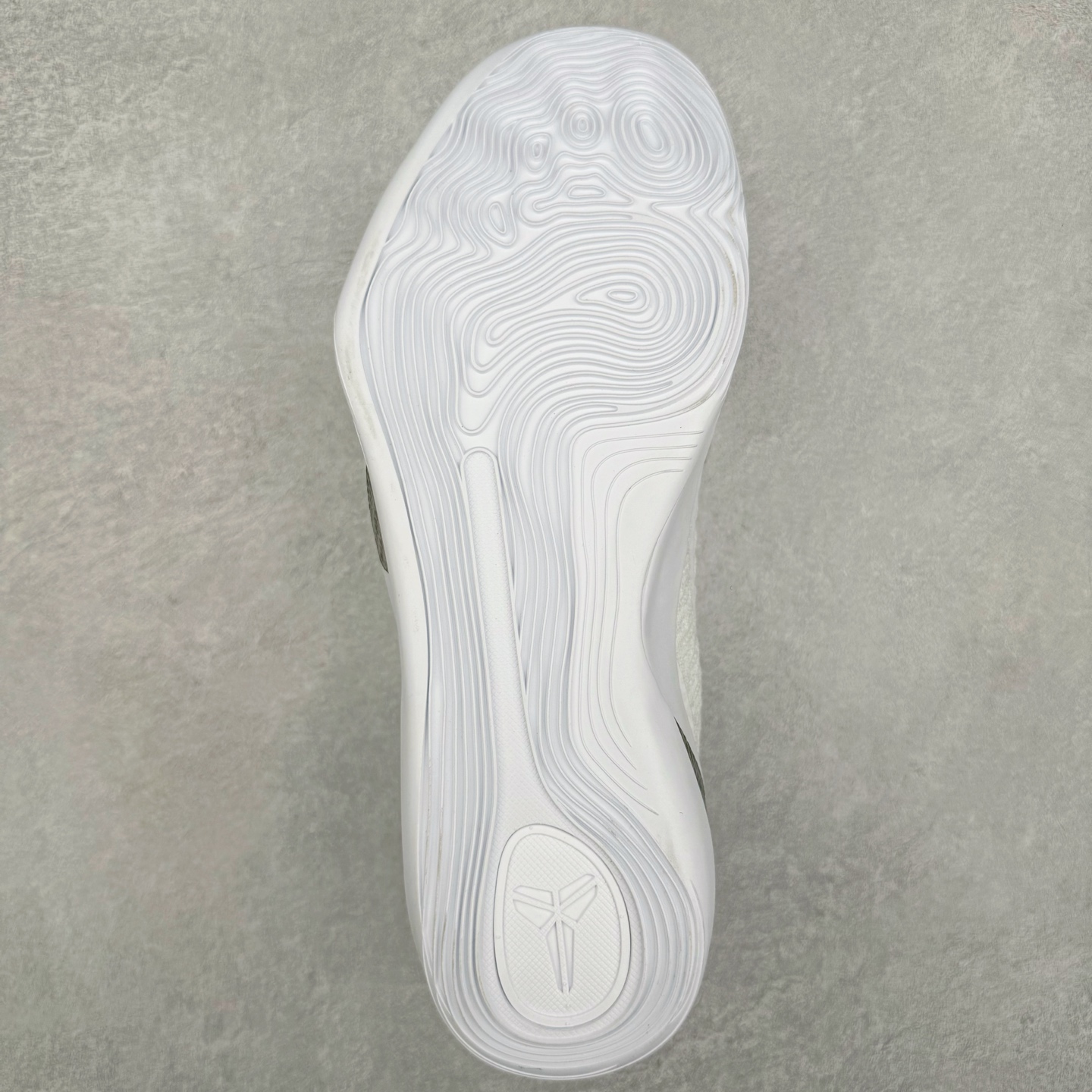 图片[9]-＃灭世/Max NK KOBE 9 ELITE LOW PROTRO \\\”HALO\\\” 科比9代精英版 纯白 货号：FZ7334-100 ✅原楦打造灵动版型 鞋头➕腰身➕后跟 360°无死角 ✅原厂工艺3层立体编织flyknit鞋面 厚度同步ZP吊打市场“纯原” ✅原厂碳板加持 立体感区分市场货品 ✅区分市场货品🌪过验级拉帮细节 ✅内置全新复刻版中底鞋垫 REACT缓震 密度增加抗衰减 ✅针对海外市场增加 47.5 满足精英选手实战需求 最强科9 灭世制造 用实力让情怀落地 👊🏻 尺码：39 40 40.5 41 42 42.5 43 44 44.5 45 46 47.5-选品中心