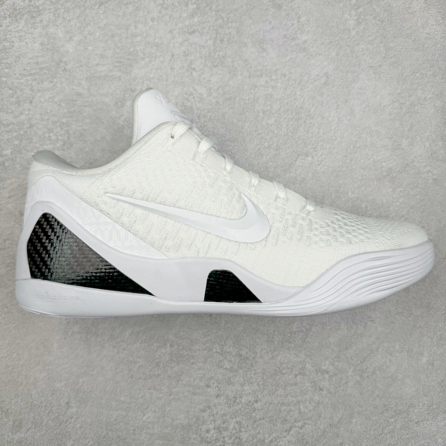 ＃灭世/Max NK KOBE 9 ELITE LOW PROTRO \\\”HALO\\\” 科比9代精英版 纯白 货号：FZ7334-100 ✅原楦打造灵动版型 鞋头➕腰身➕后跟 360°无死角 ✅原厂工艺3层立体编织flyknit鞋面 厚度同步ZP吊打市场“纯原” ✅原厂碳板加持 立体感区分市场货品 ✅区分市场货品🌪过验级拉帮细节 ✅内置全新复刻版中底鞋垫 REACT缓震 密度增加抗衰减 ✅针对海外市场增加 47.5 满足精英选手实战需求 最强科9 灭世制造 用实力让情怀落地 👊🏻 尺码：39 40 40.5 41 42 42.5 43 44 44.5 45 46 47.5-选品中心