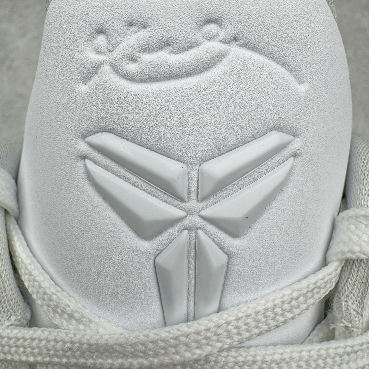 图片[11]-＃灭世/Max NK KOBE 9 ELITE LOW PROTRO \\\”HALO\\\” 科比9代精英版 纯白 货号：FZ7334-100 ✅原楦打造灵动版型 鞋头➕腰身➕后跟 360°无死角 ✅原厂工艺3层立体编织flyknit鞋面 厚度同步ZP吊打市场“纯原” ✅原厂碳板加持 立体感区分市场货品 ✅区分市场货品🌪过验级拉帮细节 ✅内置全新复刻版中底鞋垫 REACT缓震 密度增加抗衰减 ✅针对海外市场增加 47.5 满足精英选手实战需求 最强科9 灭世制造 用实力让情怀落地 👊🏻 尺码：39 40 40.5 41 42 42.5 43 44 44.5 45 46 47.5-选品中心