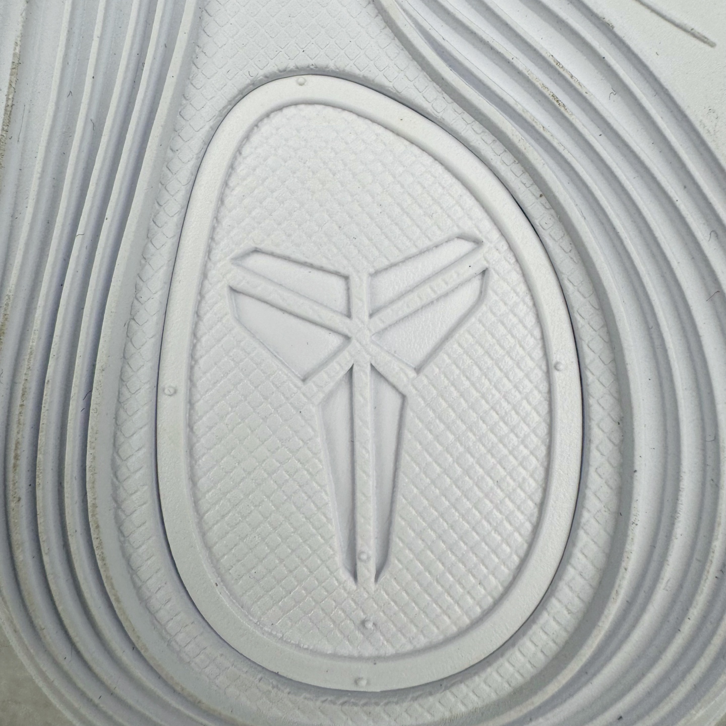 图片[18]-＃灭世/Max NK KOBE 9 ELITE LOW PROTRO \\\”HALO\\\” 科比9代精英版 纯白 货号：FZ7334-100 ✅原楦打造灵动版型 鞋头➕腰身➕后跟 360°无死角 ✅原厂工艺3层立体编织flyknit鞋面 厚度同步ZP吊打市场“纯原” ✅原厂碳板加持 立体感区分市场货品 ✅区分市场货品🌪过验级拉帮细节 ✅内置全新复刻版中底鞋垫 REACT缓震 密度增加抗衰减 ✅针对海外市场增加 47.5 满足精英选手实战需求 最强科9 灭世制造 用实力让情怀落地 👊🏻 尺码：39 40 40.5 41 42 42.5 43 44 44.5 45 46 47.5-选品中心