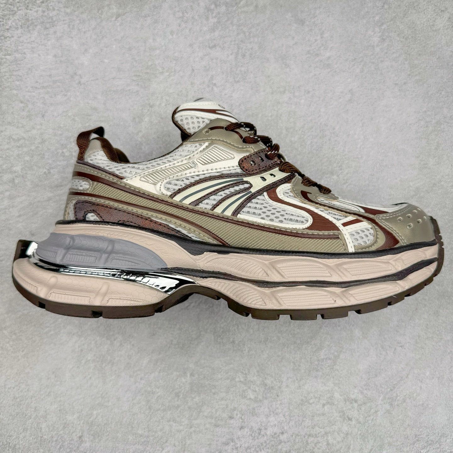 GG-CC Chunky Low白鹿同款独星球 2024新款GGCC低帮复古厚底增高老爹鞋 时髦look轻松定格 不费力展现率性氛围 原版正确大底 高档银盒 酷帅机能风不规则设计大底 8CM 增高厚底 大长腿既视感轻松拿捏 货号:G24X9833 尺码:35 36 37 38 39 40-选品中心