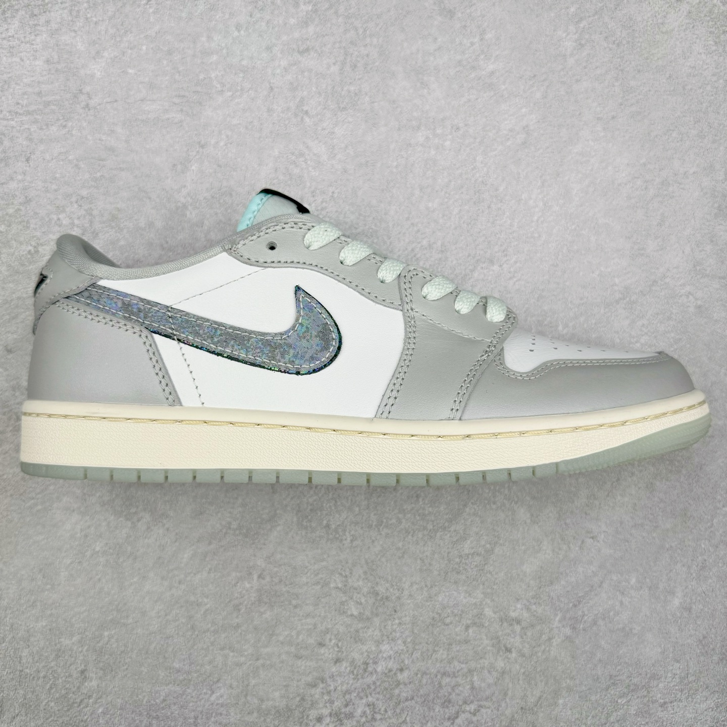＃DT纯原 Air Jordan AJ1 Retro Low OG CNY蛇年限定 白灰渐变 HF3144-100 外贸特供 原楦原纸板开发 极致一眼正品既视感 原厂皮料 原厂拉帮工艺 全部采用原厂电脑车 针距 边距完全同步原鞋 特供皮料一致原鞋 鞋面清洁度最高QC检验标准 控制溢胶 飞翼3D高频深度立体 鞋盒、防尘纸 均采购来自原厂 尺码：36 36.5 37.5 38 38.5 39 40 40.5 41 42 42.5 43 44 44.5 45 46 47.5-选品中心