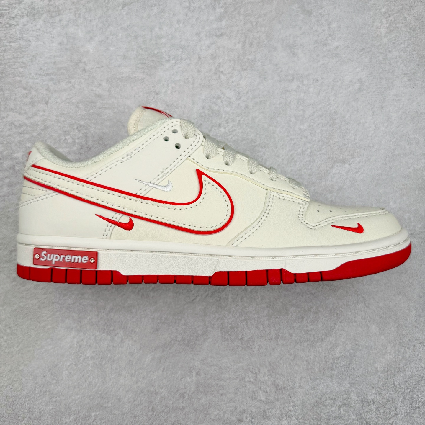 NK Dunk Low 定制配色 DJ2024-004 大厂出品 极力推荐 原装头层材料 独家版型蒸餾加工帶來的是更好的视觉和脚感体验大厂纯原品质出货 清洁度 电绣工艺 皮料切割干净无任何毛边 细节完美 尺码：36 36.5 37.5 38 38.5 39 40 40.5 41 42 42.5 43 44 44.5 45-选品中心