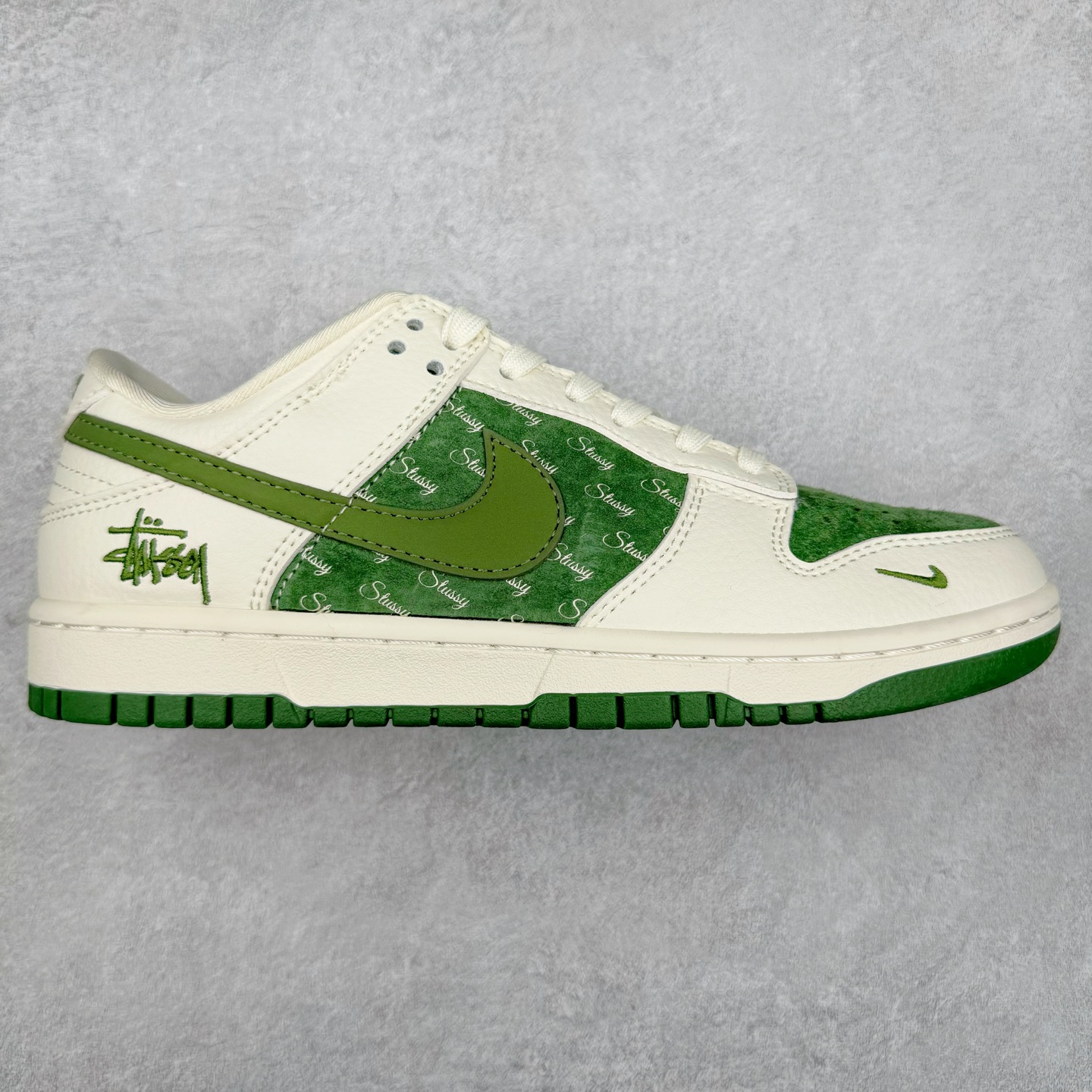 NK Dunk Low 定制配色 CF3688-008 大厂出品 极力推荐 原装头层材料 独家版型蒸餾加工帶來的是更好的视觉和脚感体验大厂纯原品质出货 清洁度 电绣工艺 皮料切割干净无任何毛边 细节完美 尺码:36 36.5 37.5 38 38.5 39 40 40.5 41 42 42.5 43 44 44.5 45-选品中心