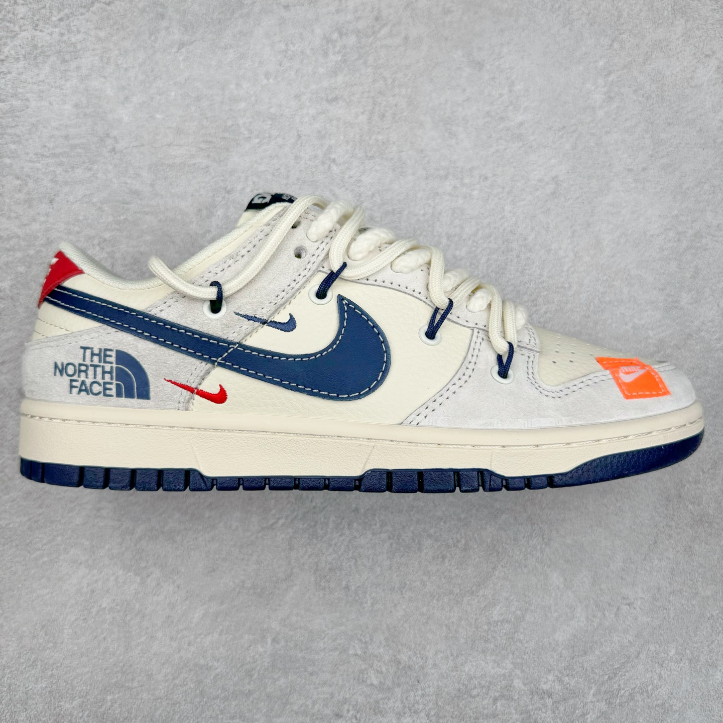 NK Dunk Low 定制配色 YX5066-255 大厂出品 极力推荐 原装头层材料 独家版型蒸餾加工帶來的是更好的视觉和脚感体验大厂纯原品质出货 清洁度 电绣工艺 皮料切割干净无任何毛边 细节完美 尺码：36 36.5 37.5 38 38.5 39 40 40.5 41 42 42.5 43 44 44.5 45-选品中心