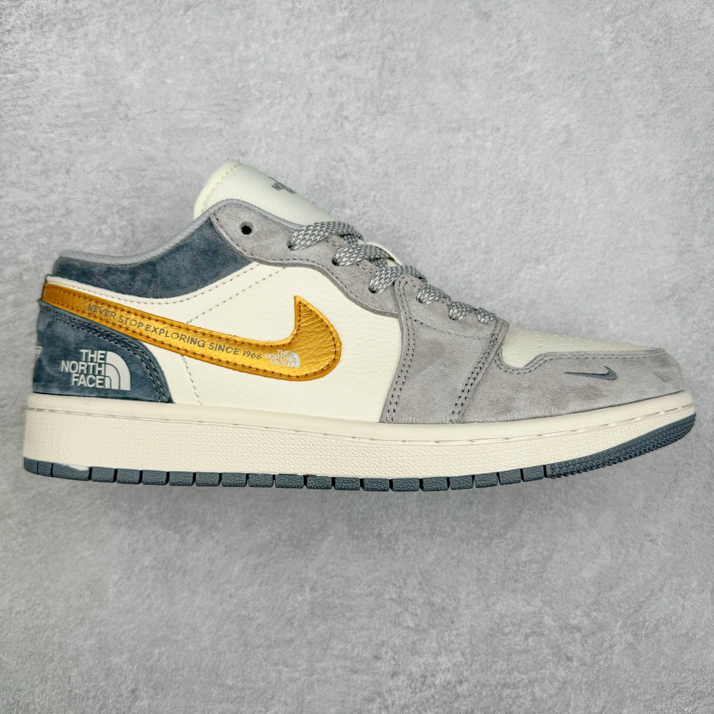 Air Jordan AJ1 Low 低帮定制 DM9188-015 原厂内置气垫魔块 A模大底 头层小牛皮 鞋舌AJ原厂专用牛津布+AJ专用反口珍珠布+原厂无杂质高弹内里海棉+特殊封边弹力鞋带 尺码:36 36.5 37.5 38 38.5 39 40 40.5 41 42 42.5 43 44 44.5 45 46 47.5-选品中心