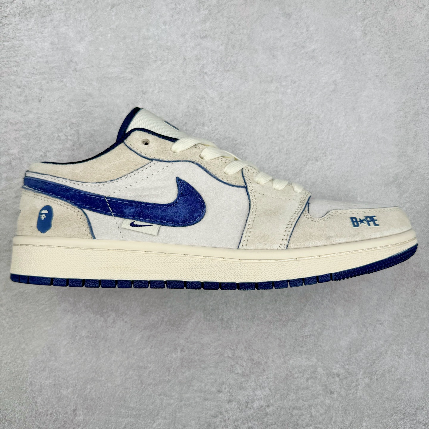 Air Jordan AJ1 Low 低帮定制 DM9188-007 原厂内置气垫魔块 A模大底 头层小牛皮 鞋舌AJ原厂专用牛津布+AJ专用反口珍珠布+原厂无杂质高弹内里海棉+特殊封边弹力鞋带 尺码:36 36.5 37.5 38 38.5 39 40 40.5 41 42 42.5 43 44 44.5 45 46 47.5-选品中心