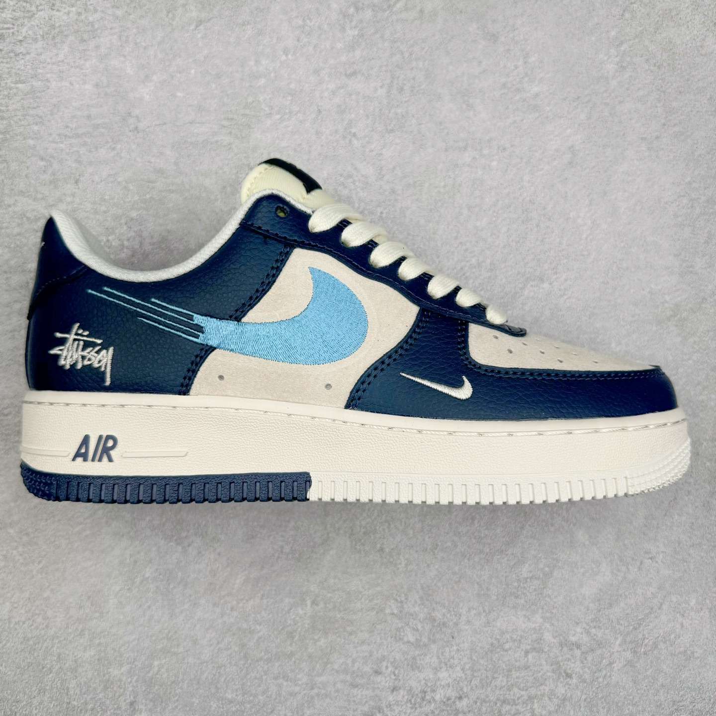 NK Air Force 1´07 Low 空军一号低帮百搭休闲运动板鞋 DM6688-047 柔软、弹性十足的缓震性能和出色的中底设计 横跨复古与现代的外型结合 造就出风靡全球 三十多年的Force 1 直到今天还深受青睐 尺码：36 36.5 37.5 38 38.5 39 40 40.5 41 42 42.5 43 44 44.5 45-选品中心