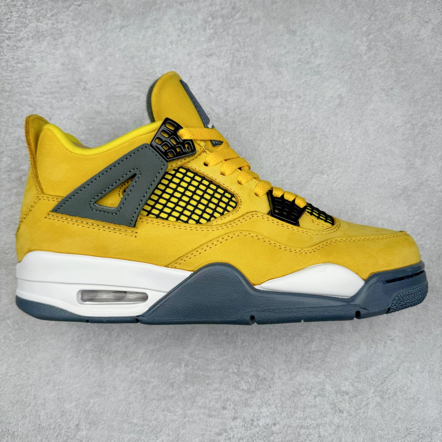 图片[5]-＃头层特价福利 Air Jordan AJ4/AJ3 Retro 系列 头层皮料加持 大厂出品 原纸板楦头开发 完美鞋型匹配公司货 正确TPU鞋舌锁扣 乳胶鞋垫 最新原厂底模 大底卡色咬花完美 鞋柜必备鞋款 终端现货供应 尺码：36 36.5 37.5 38 38.5 39 40 40.5 41 42 42.5 43 44 44.5 45 46 47.5-选品中心