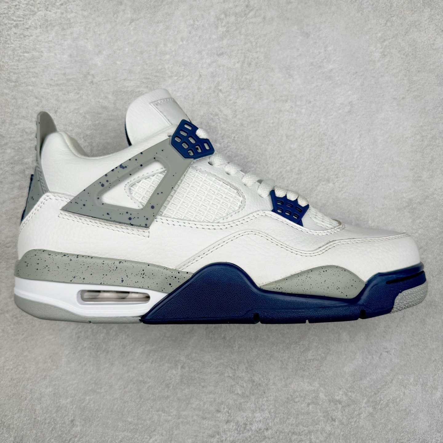 图片[3]-＃头层特价福利 Air Jordan AJ4/AJ3 Retro 系列 头层皮料加持 大厂出品 原纸板楦头开发 完美鞋型匹配公司货 正确TPU鞋舌锁扣 乳胶鞋垫 最新原厂底模 大底卡色咬花完美 鞋柜必备鞋款 终端现货供应 尺码：36 36.5 37.5 38 38.5 39 40 40.5 41 42 42.5 43 44 44.5 45 46 47.5-选品中心