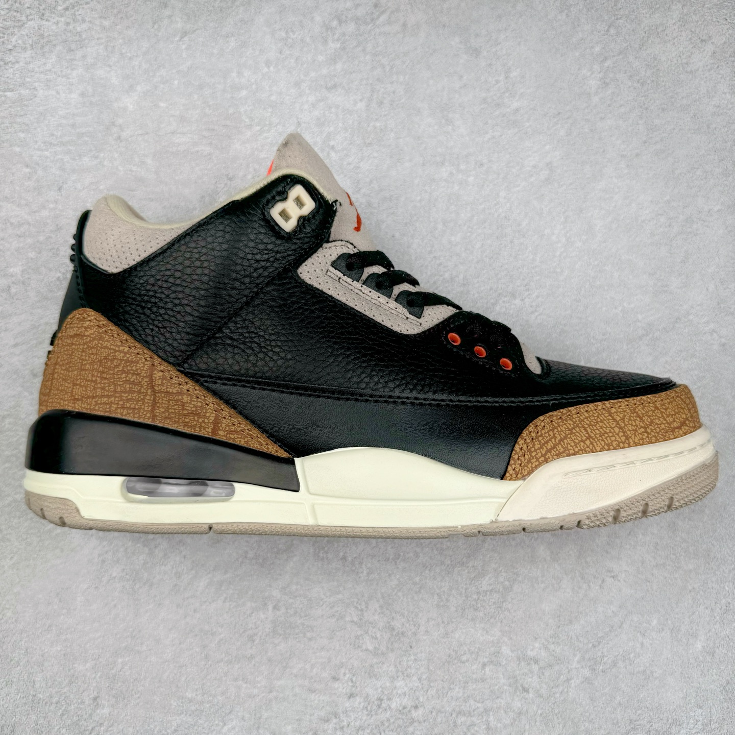 #头层特价福利 Air Jordan AJ4/AJ3 Retro 系列 头层皮料加持 大厂出品 原纸板楦头开发 完美鞋型匹配公司货 正确TPU鞋舌锁扣 乳胶鞋垫 最新原厂底模 大底卡色咬花完美 鞋柜必备鞋款 终端现货供应 尺码:36 36.5 37.5 38 38.5 39 40 40.5 41 42 42.5 43 44 44.5 45 46 47.5-选品中心
