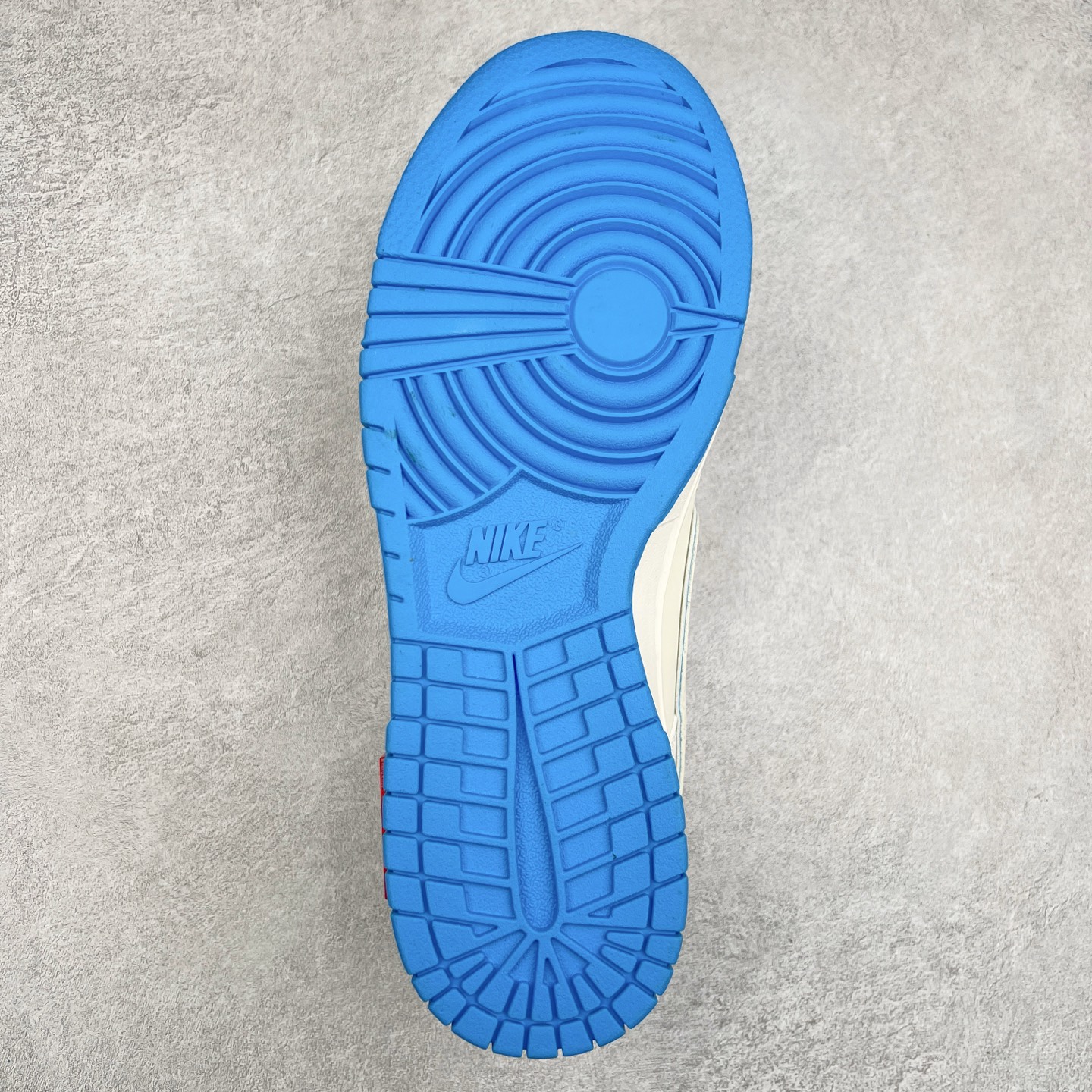 图片[9]-NK Dunk Low 定制配色 DJ2024-012 大厂出品 极力推荐 原装头层材料 独家版型蒸餾加工帶來的是更好的视觉和脚感体验大厂纯原品质出货 清洁度 电绣工艺 皮料切割干净无任何毛边 细节完美 尺码：36 36.5 37.5 38 38.5 39 40 40.5 41 42 42.5 43 44 44.5 45-选品中心