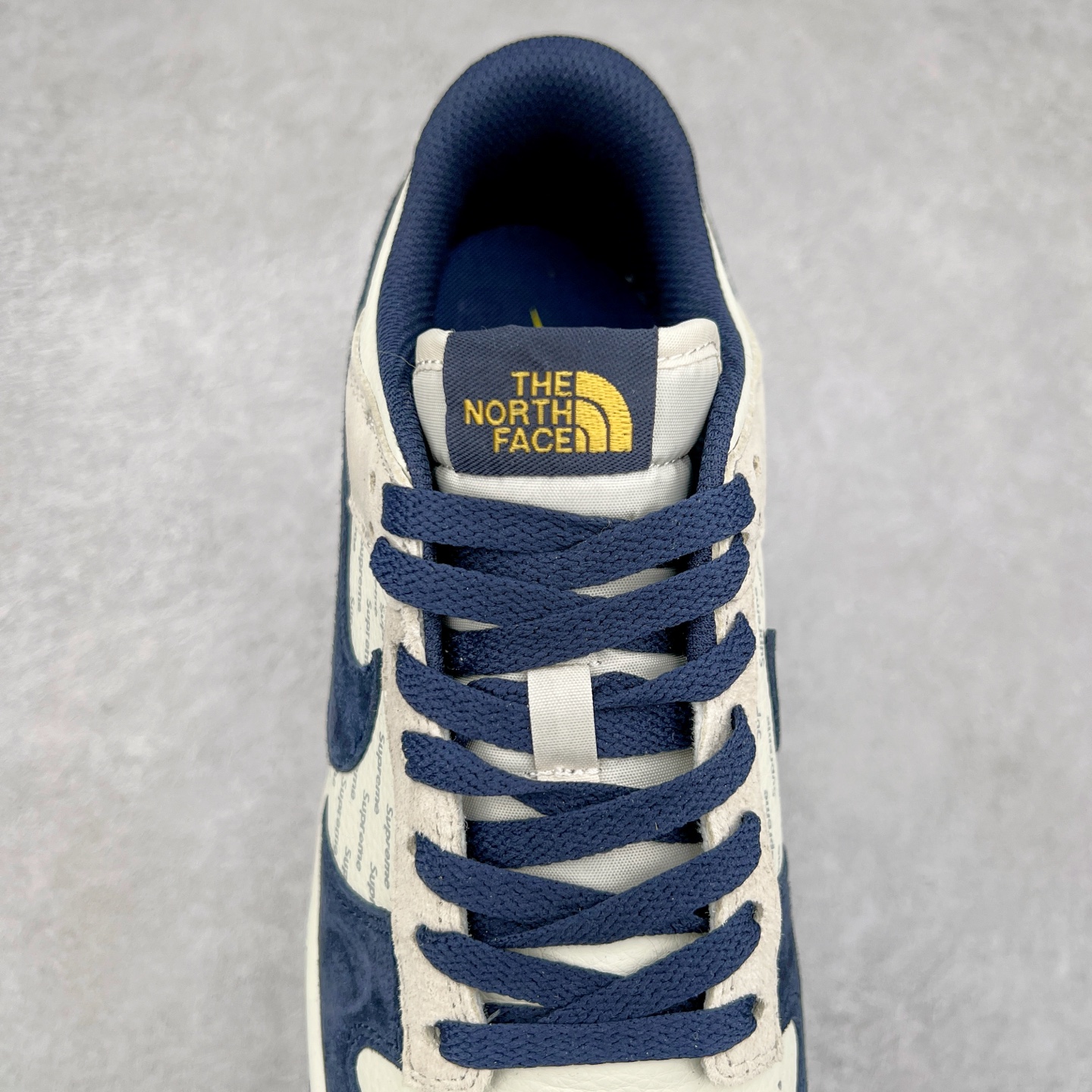 图片[5]-NK Dunk Low 定制配色 DJ2024-117 大厂出品 极力推荐 原装头层材料 独家版型蒸餾加工帶來的是更好的视觉和脚感体验大厂纯原品质出货 清洁度 电绣工艺 皮料切割干净无任何毛边 细节完美 尺码：36 36.5 37.5 38 38.5 39 40 40.5 41 42 42.5 43 44 44.5 45-选品中心