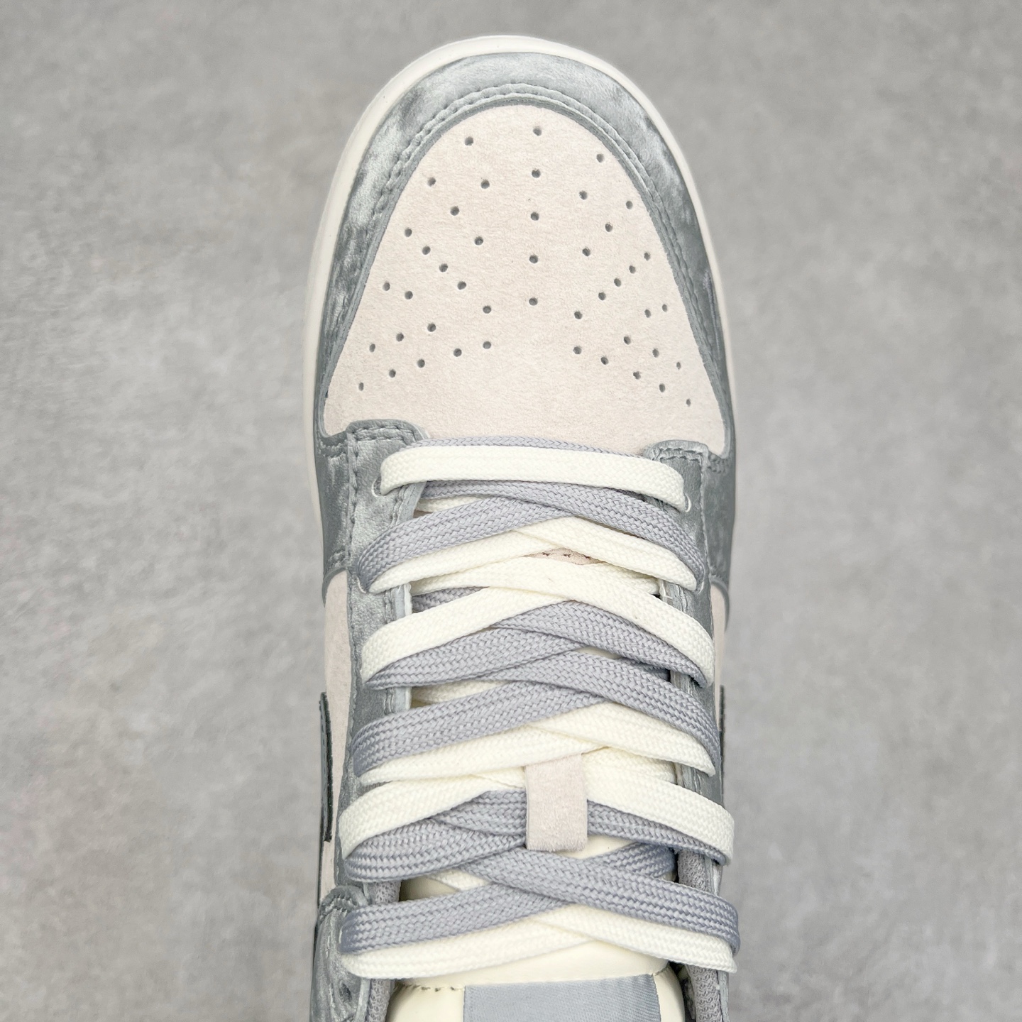 图片[4]-NK Dunk Low 定制配色 DM6868-037 大厂出品 极力推荐 原装头层材料 独家版型蒸餾加工帶來的是更好的视觉和脚感体验大厂纯原品质出货 清洁度 电绣工艺 皮料切割干净无任何毛边 细节完美 尺码：36 36.5 37.5 38 38.5 39 40 40.5 41 42 42.5 43 44 44.5 45-选品中心