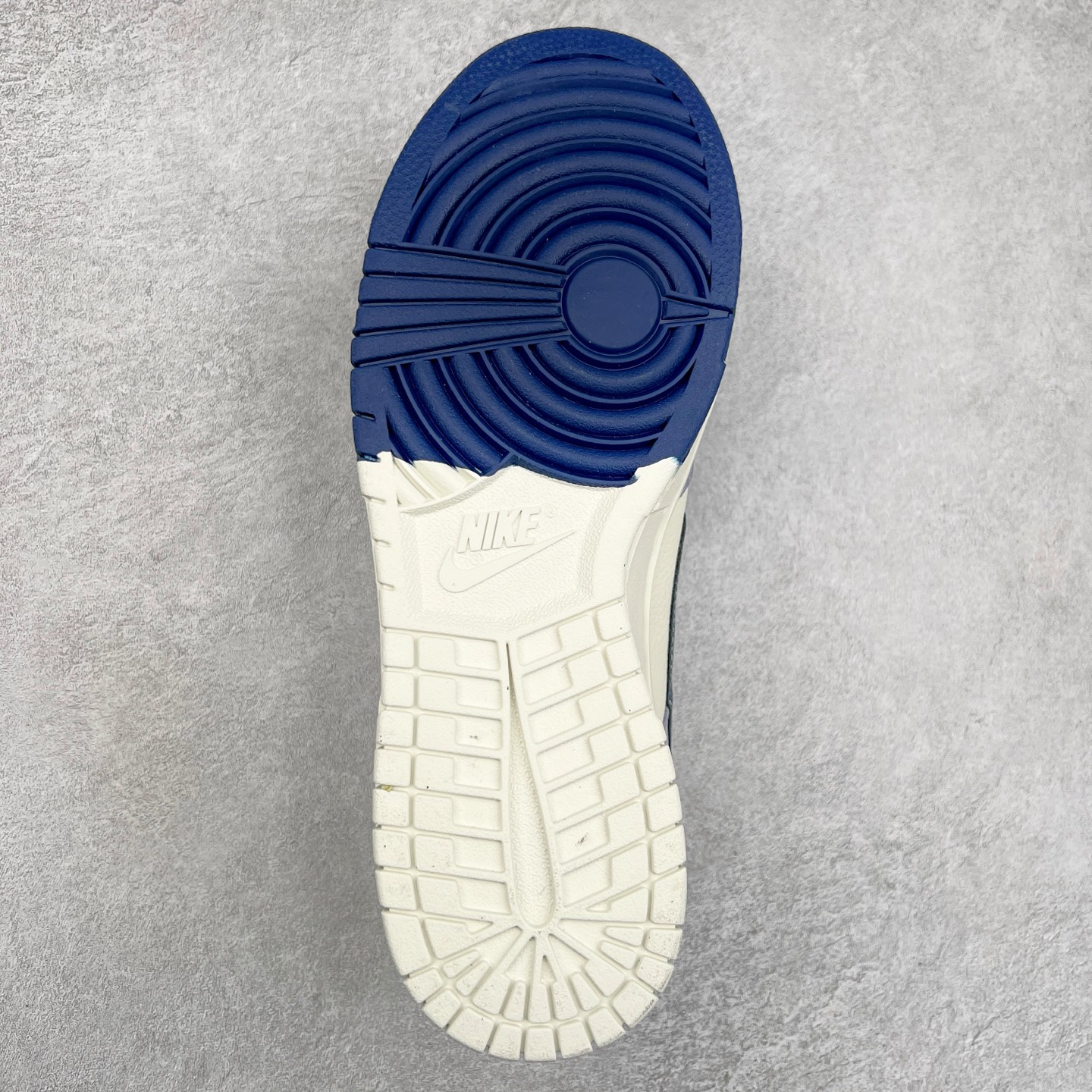 图片[9]-NK Dunk Low 定制配色 DJ2024-103 大厂出品 极力推荐 原装头层材料 独家版型蒸餾加工帶來的是更好的视觉和脚感体验大厂纯原品质出货 清洁度 电绣工艺 皮料切割干净无任何毛边 细节完美 尺码：36 36.5 37.5 38 38.5 39 40 40.5 41 42 42.5 43 44 44.5 45-选品中心