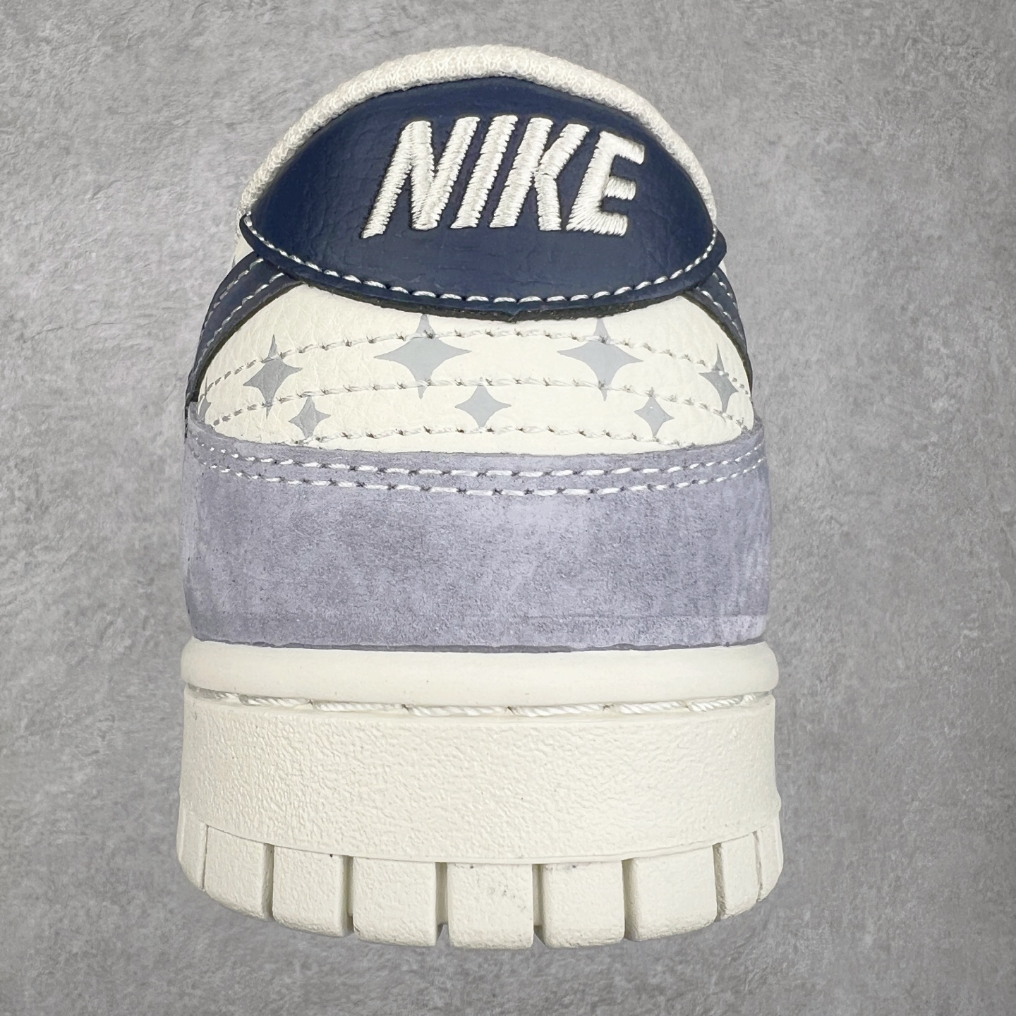 图片[8]-NK Dunk Low 定制配色 DJ2024-103 大厂出品 极力推荐 原装头层材料 独家版型蒸餾加工帶來的是更好的视觉和脚感体验大厂纯原品质出货 清洁度 电绣工艺 皮料切割干净无任何毛边 细节完美 尺码：36 36.5 37.5 38 38.5 39 40 40.5 41 42 42.5 43 44 44.5 45-选品中心