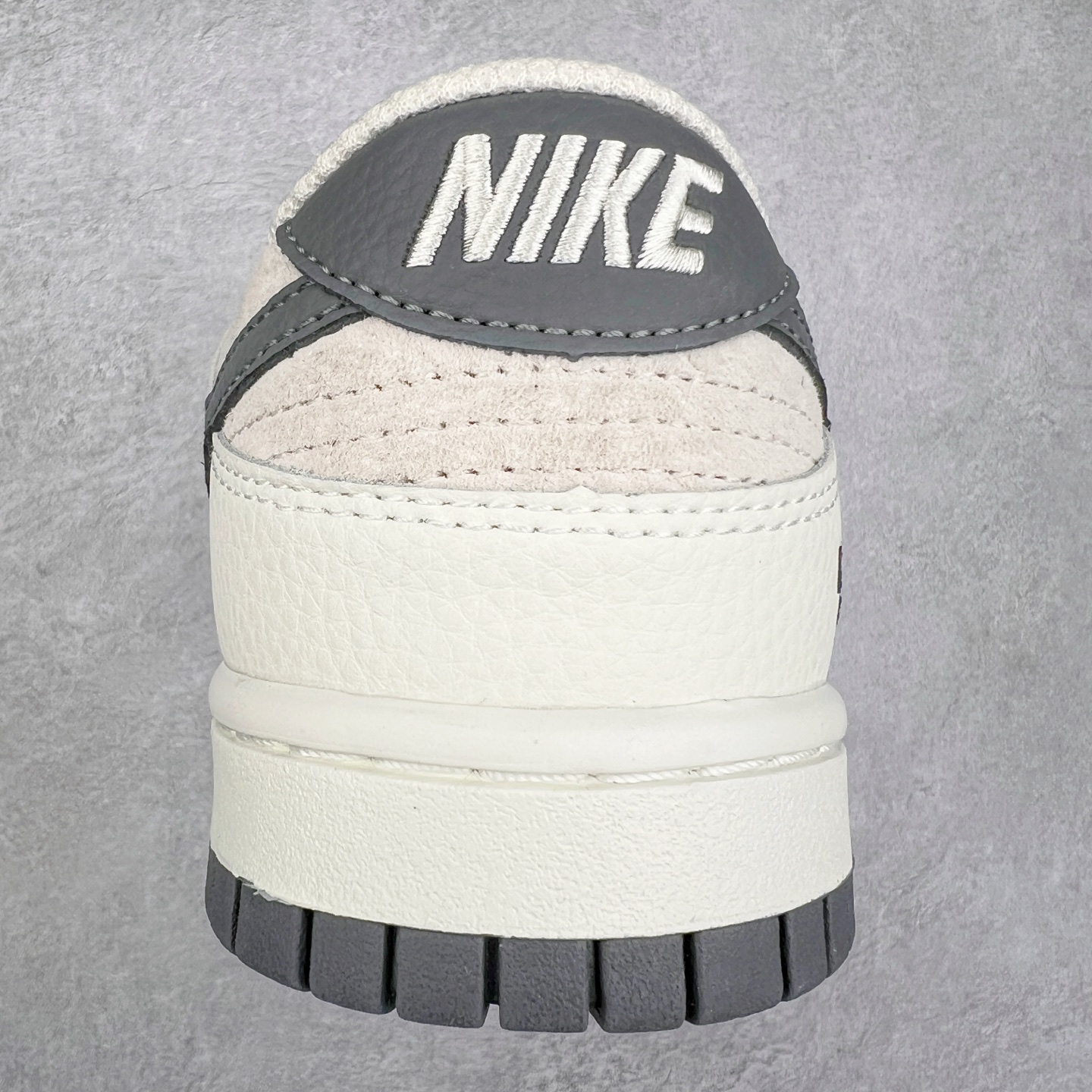 图片[8]-NK Dunk Low 定制配色 DJ2024-118 大厂出品 极力推荐 原装头层材料 独家版型蒸餾加工帶來的是更好的视觉和脚感体验大厂纯原品质出货 清洁度 电绣工艺 皮料切割干净无任何毛边 细节完美 尺码：36 36.5 37.5 38 38.5 39 40 40.5 41 42 42.5 43 44 44.5 45-选品中心