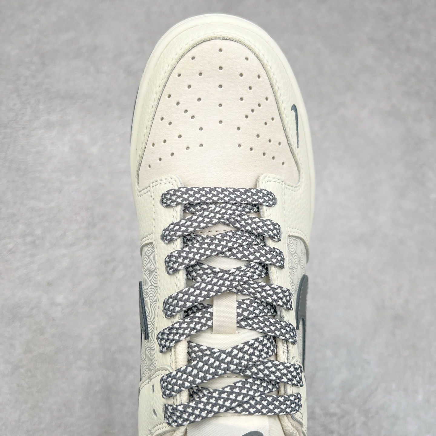 图片[4]-NK Dunk Low 定制配色 DJ2024-118 大厂出品 极力推荐 原装头层材料 独家版型蒸餾加工帶來的是更好的视觉和脚感体验大厂纯原品质出货 清洁度 电绣工艺 皮料切割干净无任何毛边 细节完美 尺码：36 36.5 37.5 38 38.5 39 40 40.5 41 42 42.5 43 44 44.5 45-选品中心