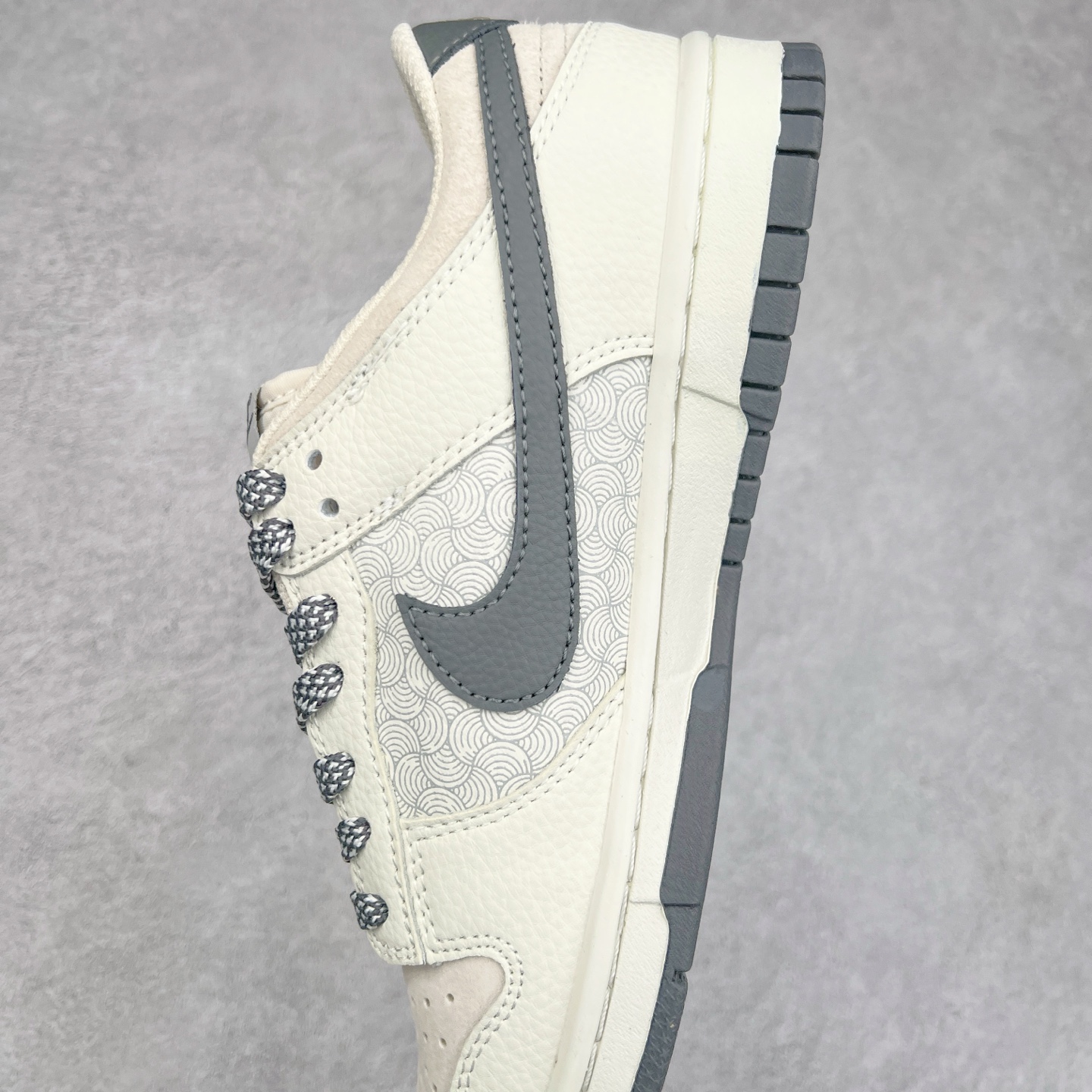 图片[7]-NK Dunk Low 定制配色 DJ2024-118 大厂出品 极力推荐 原装头层材料 独家版型蒸餾加工帶來的是更好的视觉和脚感体验大厂纯原品质出货 清洁度 电绣工艺 皮料切割干净无任何毛边 细节完美 尺码：36 36.5 37.5 38 38.5 39 40 40.5 41 42 42.5 43 44 44.5 45-选品中心