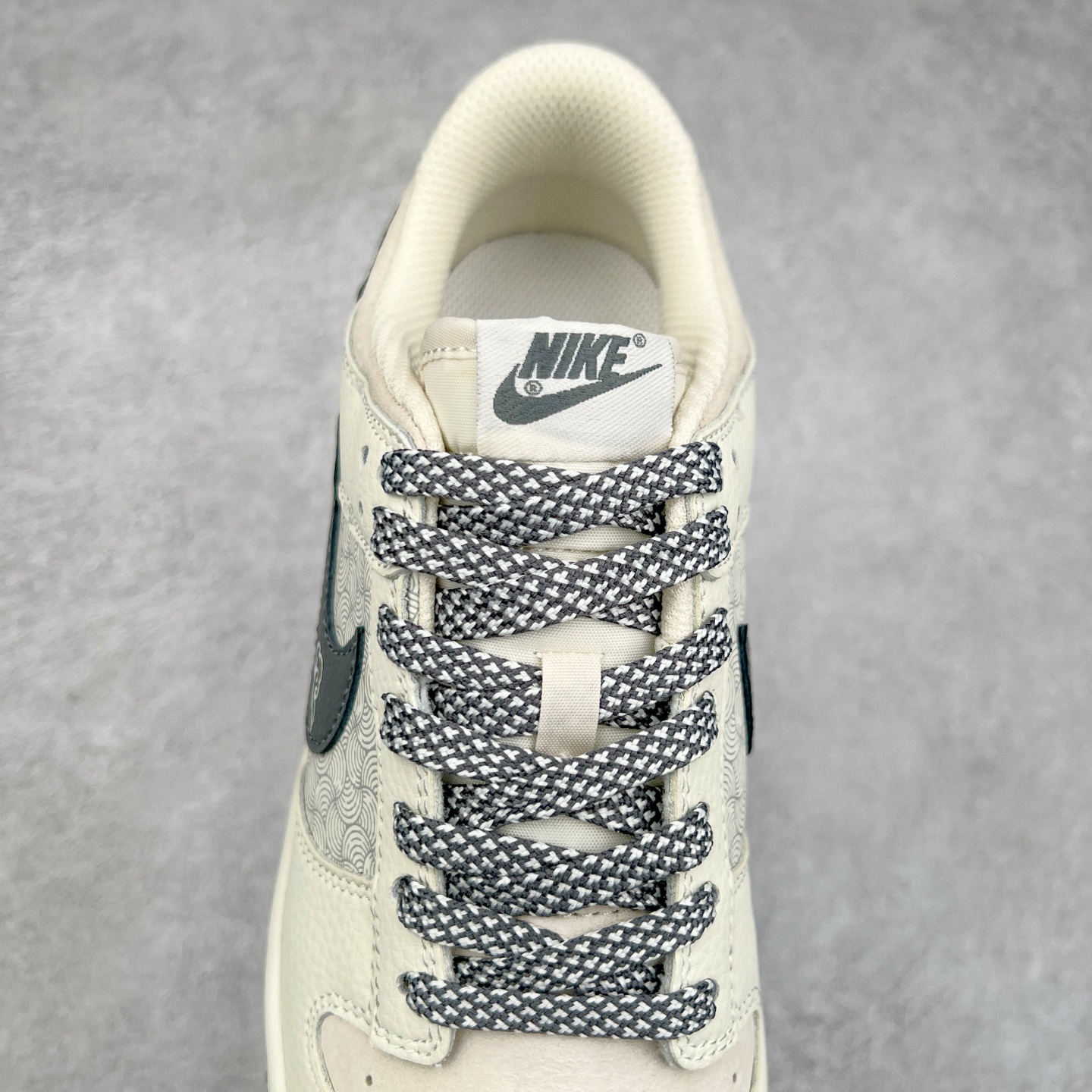 图片[5]-NK Dunk Low 定制配色 DJ2024-118 大厂出品 极力推荐 原装头层材料 独家版型蒸餾加工帶來的是更好的视觉和脚感体验大厂纯原品质出货 清洁度 电绣工艺 皮料切割干净无任何毛边 细节完美 尺码：36 36.5 37.5 38 38.5 39 40 40.5 41 42 42.5 43 44 44.5 45-选品中心