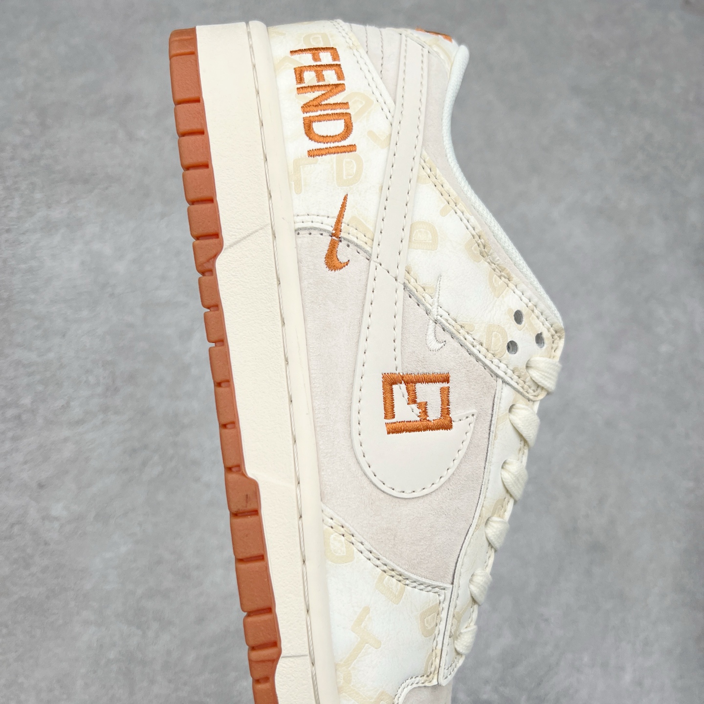 图片[6]-NK Dunk Low 定制配色 DM6868-039 大厂出品 极力推荐 原装头层材料 独家版型蒸餾加工帶來的是更好的视觉和脚感体验大厂纯原品质出货 清洁度 电绣工艺 皮料切割干净无任何毛边 细节完美 尺码：36 36.5 37.5 38 38.5 39 40 40.5 41 42 42.5 43 44 44.5 45-选品中心