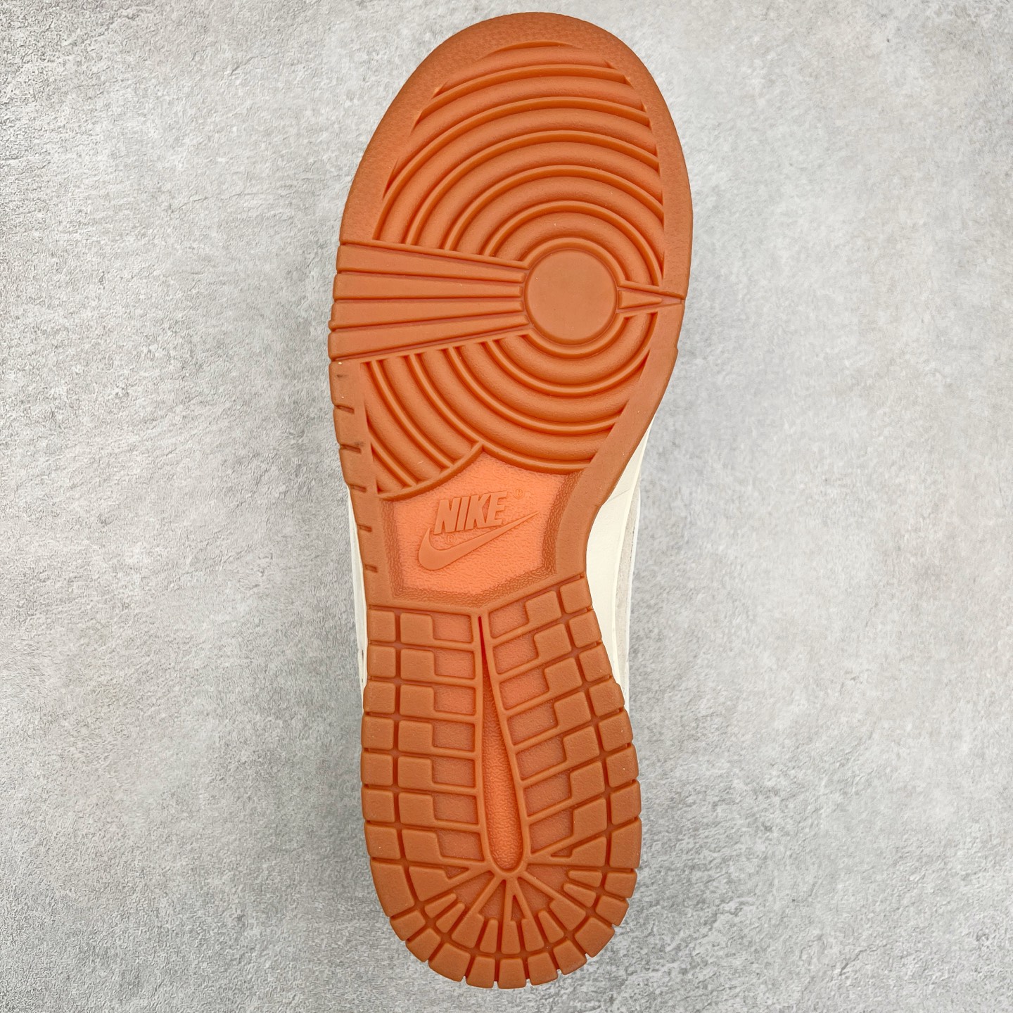 图片[9]-NK Dunk Low 定制配色 DM6868-039 大厂出品 极力推荐 原装头层材料 独家版型蒸餾加工帶來的是更好的视觉和脚感体验大厂纯原品质出货 清洁度 电绣工艺 皮料切割干净无任何毛边 细节完美 尺码：36 36.5 37.5 38 38.5 39 40 40.5 41 42 42.5 43 44 44.5 45-选品中心