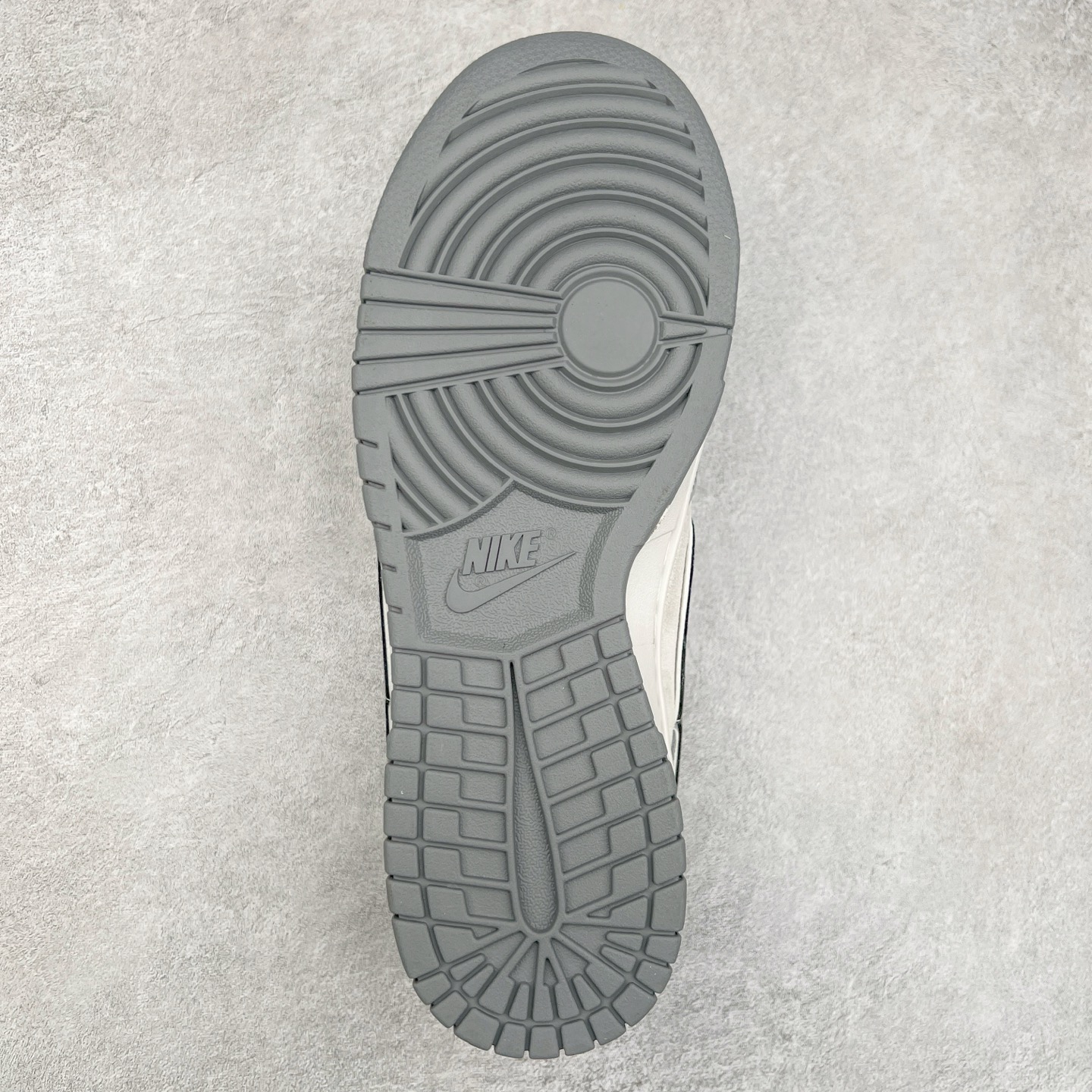 图片[9]-NK Dunk Low 定制配色 DM6868-038 大厂出品 极力推荐 原装头层材料 独家版型蒸餾加工帶來的是更好的视觉和脚感体验大厂纯原品质出货 清洁度 电绣工艺 皮料切割干净无任何毛边 细节完美 尺码：36 36.5 37.5 38 38.5 39 40 40.5 41 42 42.5 43 44 44.5 45-选品中心