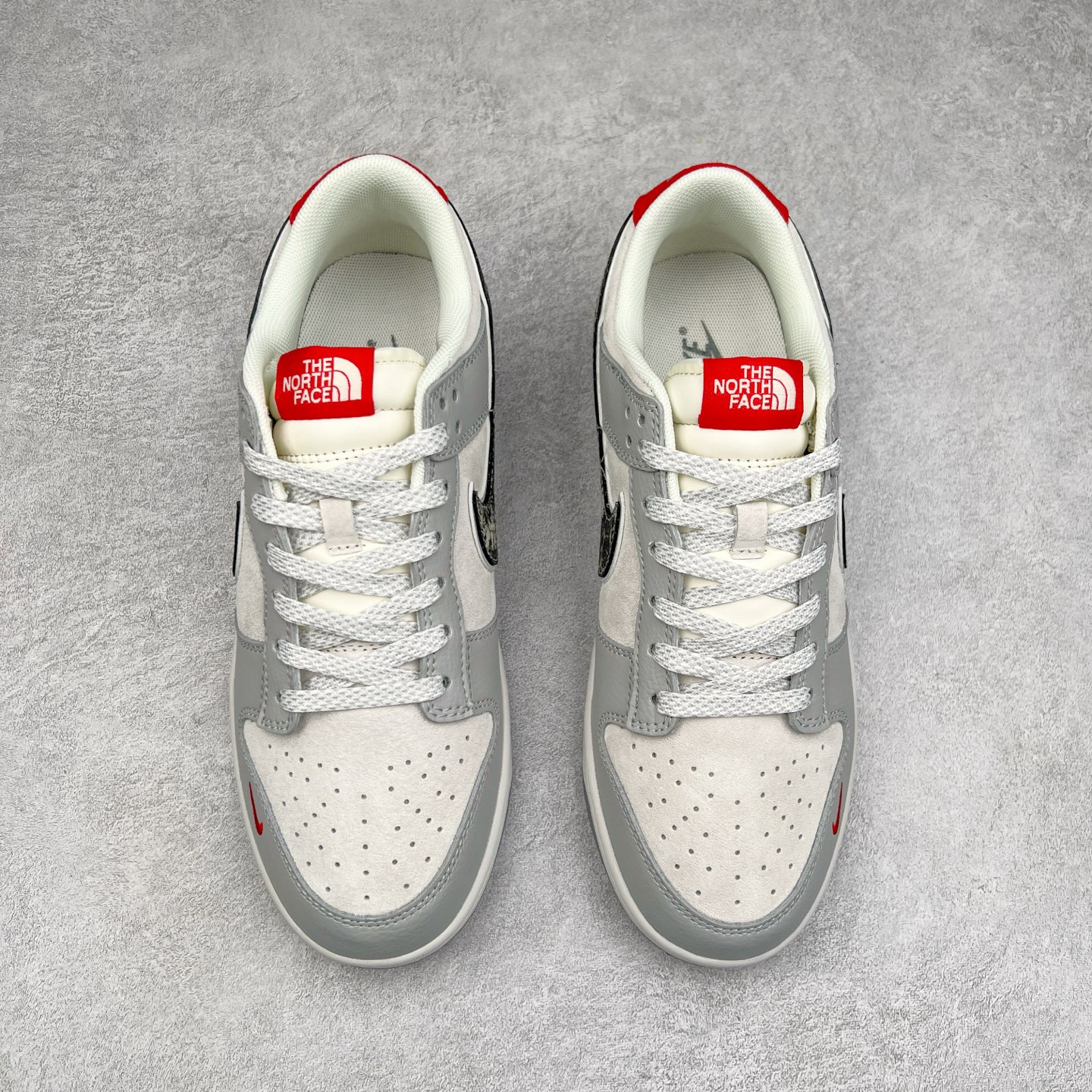 图片[2]-NK Dunk Low 定制配色 DM6868-038 大厂出品 极力推荐 原装头层材料 独家版型蒸餾加工帶來的是更好的视觉和脚感体验大厂纯原品质出货 清洁度 电绣工艺 皮料切割干净无任何毛边 细节完美 尺码：36 36.5 37.5 38 38.5 39 40 40.5 41 42 42.5 43 44 44.5 45-选品中心