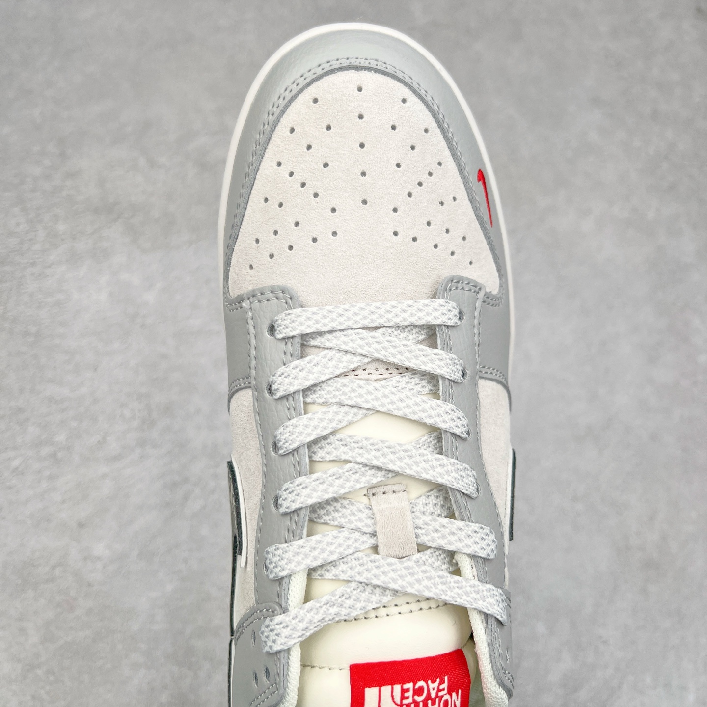 图片[4]-NK Dunk Low 定制配色 DM6868-038 大厂出品 极力推荐 原装头层材料 独家版型蒸餾加工帶來的是更好的视觉和脚感体验大厂纯原品质出货 清洁度 电绣工艺 皮料切割干净无任何毛边 细节完美 尺码：36 36.5 37.5 38 38.5 39 40 40.5 41 42 42.5 43 44 44.5 45-选品中心