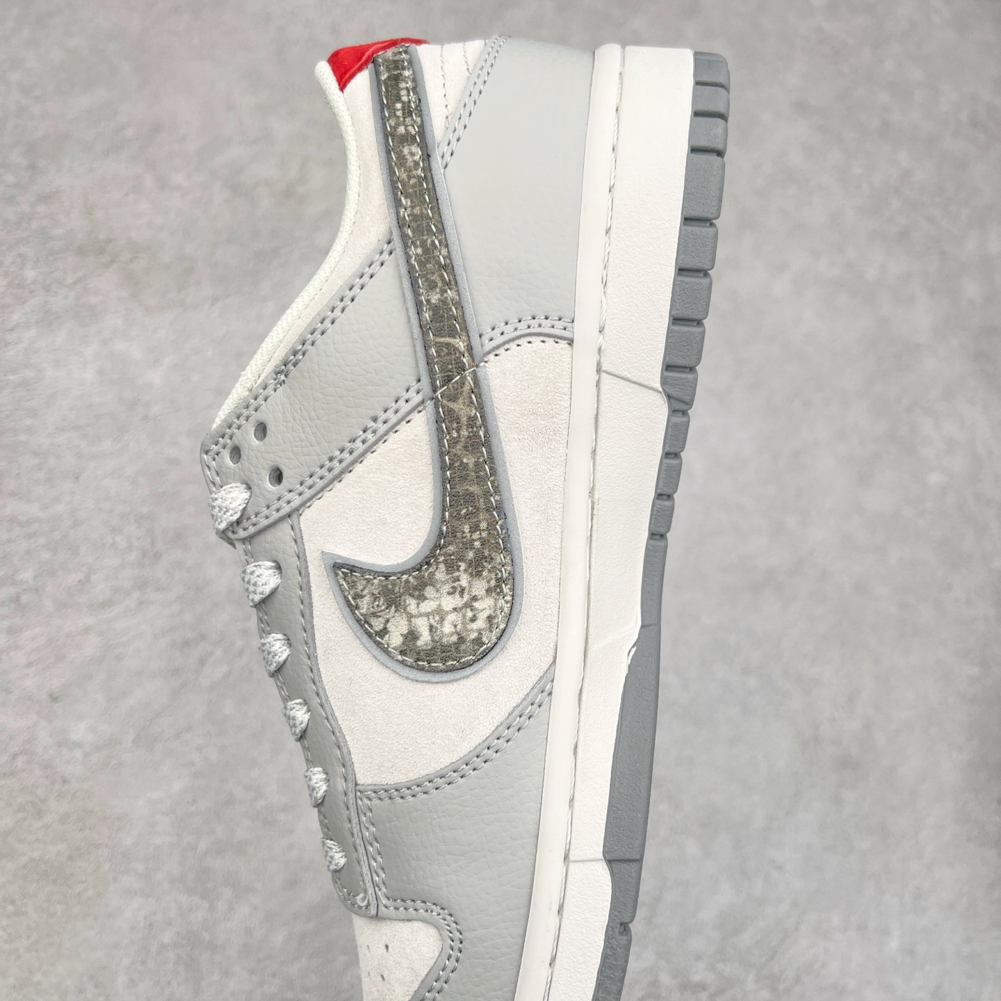 图片[7]-NK Dunk Low 定制配色 DM6868-038 大厂出品 极力推荐 原装头层材料 独家版型蒸餾加工帶來的是更好的视觉和脚感体验大厂纯原品质出货 清洁度 电绣工艺 皮料切割干净无任何毛边 细节完美 尺码：36 36.5 37.5 38 38.5 39 40 40.5 41 42 42.5 43 44 44.5 45-选品中心