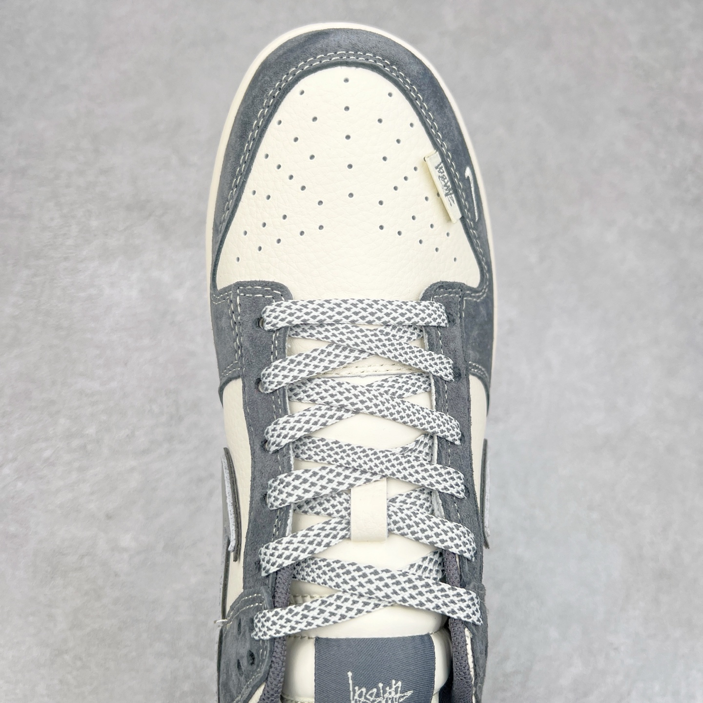 图片[4]-NK Dunk Low 定制配色 DM6868-036 大厂出品 极力推荐 原装头层材料 独家版型蒸餾加工帶來的是更好的视觉和脚感体验大厂纯原品质出货 清洁度 电绣工艺 皮料切割干净无任何毛边 细节完美 尺码：36 36.5 37.5 38 38.5 39 40 40.5 41 42 42.5 43 44 44.5 45-选品中心