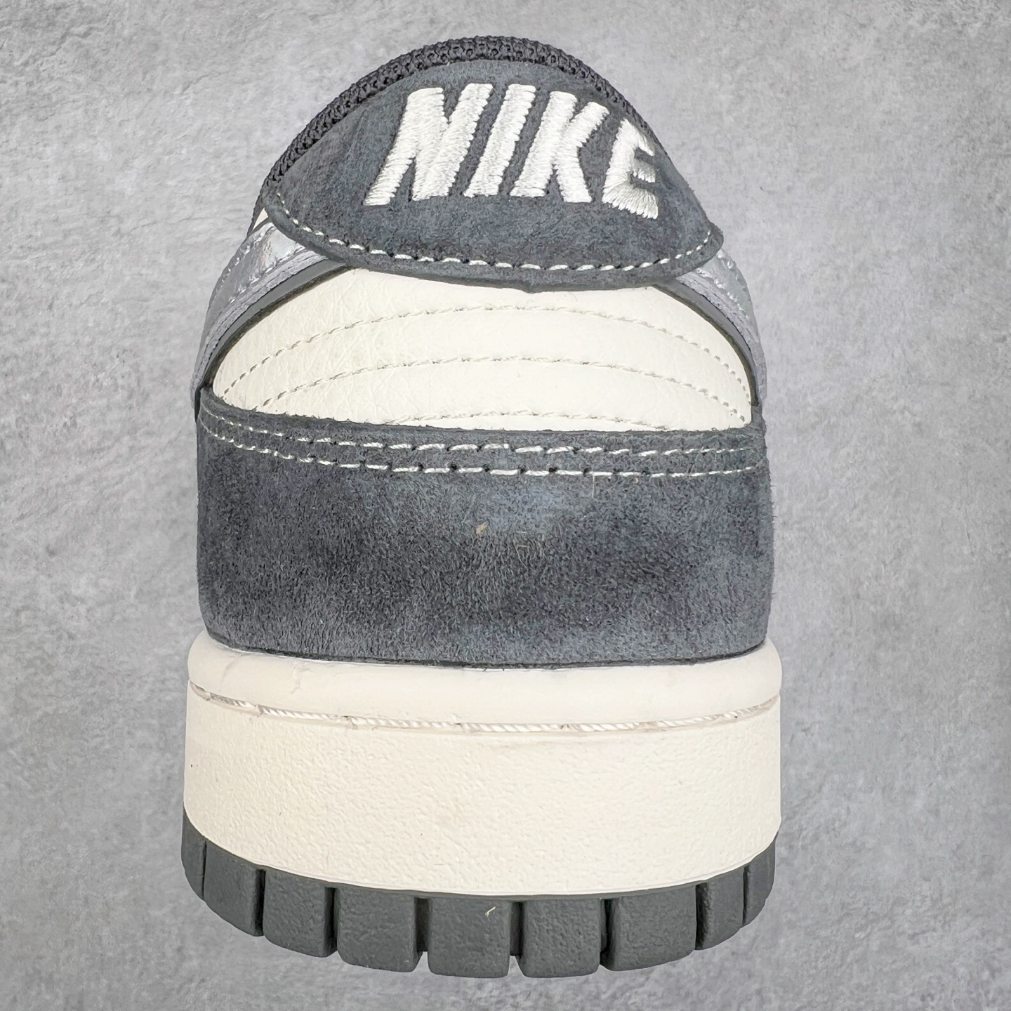 图片[8]-NK Dunk Low 定制配色 DM6868-036 大厂出品 极力推荐 原装头层材料 独家版型蒸餾加工帶來的是更好的视觉和脚感体验大厂纯原品质出货 清洁度 电绣工艺 皮料切割干净无任何毛边 细节完美 尺码：36 36.5 37.5 38 38.5 39 40 40.5 41 42 42.5 43 44 44.5 45-选品中心