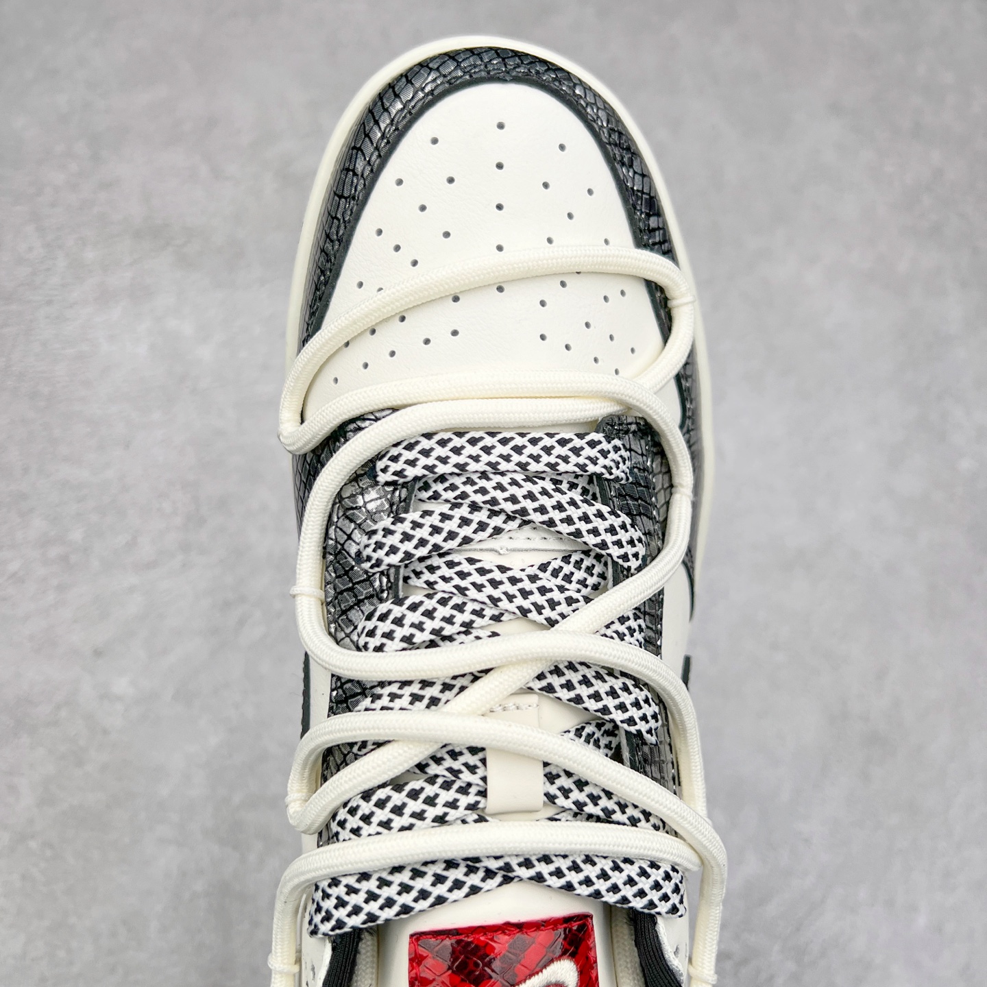 图片[4]-NK Dunk Low 定制配色 CH6336-618 大厂出品 极力推荐 原装头层材料 独家版型蒸餾加工帶來的是更好的视觉和脚感体验大厂纯原品质出货 清洁度 电绣工艺 皮料切割干净无任何毛边 细节完美 尺码：36 36.5 37.5 38 38.5 39 40 40.5 41 42 42.5 43 44 44.5 45-选品中心