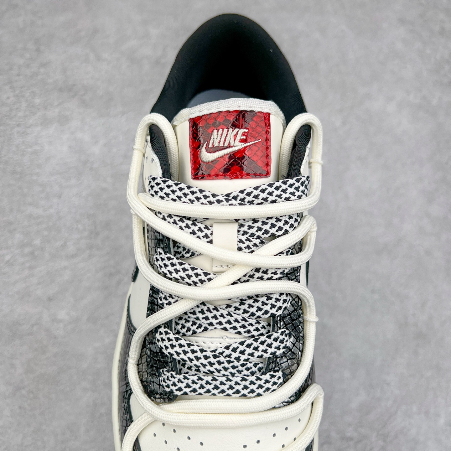 图片[5]-NK Dunk Low 定制配色 CH6336-618 大厂出品 极力推荐 原装头层材料 独家版型蒸餾加工帶來的是更好的视觉和脚感体验大厂纯原品质出货 清洁度 电绣工艺 皮料切割干净无任何毛边 细节完美 尺码：36 36.5 37.5 38 38.5 39 40 40.5 41 42 42.5 43 44 44.5 45-选品中心