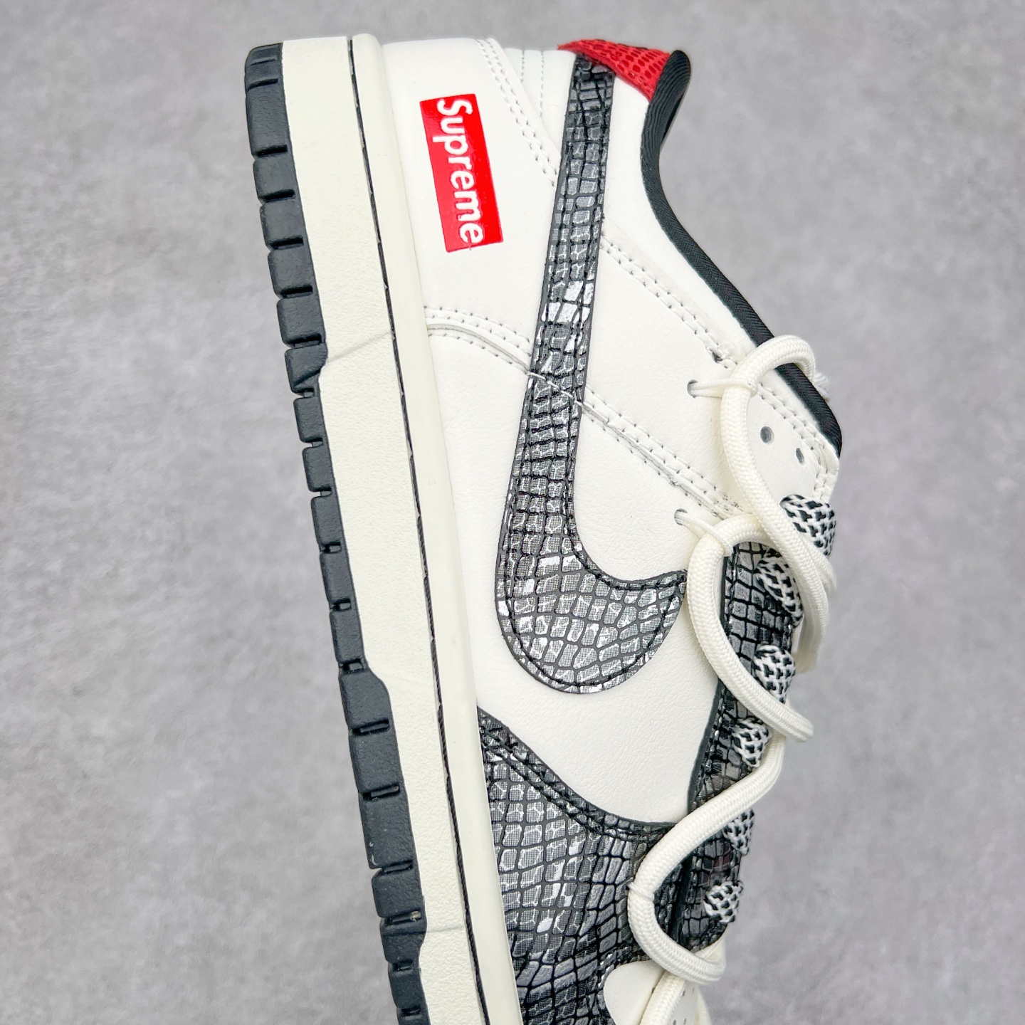 图片[6]-NK Dunk Low 定制配色 CH6336-618 大厂出品 极力推荐 原装头层材料 独家版型蒸餾加工帶來的是更好的视觉和脚感体验大厂纯原品质出货 清洁度 电绣工艺 皮料切割干净无任何毛边 细节完美 尺码：36 36.5 37.5 38 38.5 39 40 40.5 41 42 42.5 43 44 44.5 45-选品中心