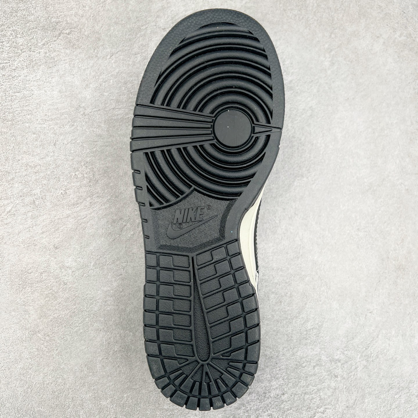 图片[9]-NK Dunk Low 定制配色 CH6336-618 大厂出品 极力推荐 原装头层材料 独家版型蒸餾加工帶來的是更好的视觉和脚感体验大厂纯原品质出货 清洁度 电绣工艺 皮料切割干净无任何毛边 细节完美 尺码：36 36.5 37.5 38 38.5 39 40 40.5 41 42 42.5 43 44 44.5 45-选品中心