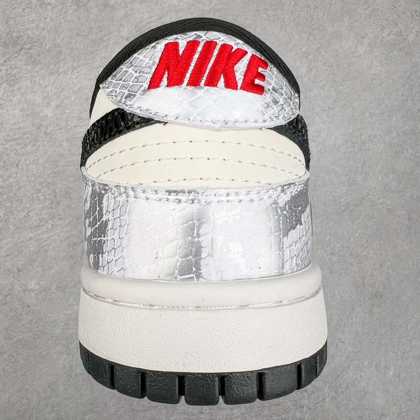 图片[8]-NK Dunk Low 定制配色 AG3702-852 大厂出品 极力推荐 原装头层材料 独家版型蒸餾加工帶來的是更好的视觉和脚感体验大厂纯原品质出货 清洁度 电绣工艺 皮料切割干净无任何毛边 细节完美 尺码：36 36.5 37.5 38 38.5 39 40 40.5 41 42 42.5 43 44 44.5 45-选品中心