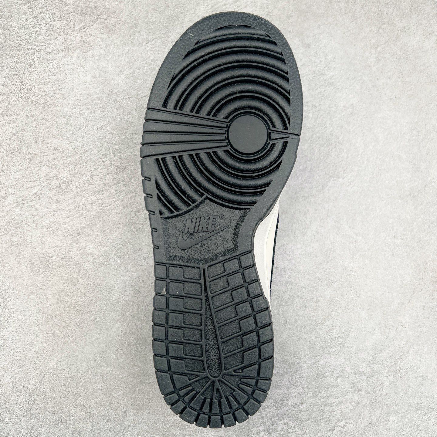 图片[9]-NK Dunk Low 定制配色 AG3702-852 大厂出品 极力推荐 原装头层材料 独家版型蒸餾加工帶來的是更好的视觉和脚感体验大厂纯原品质出货 清洁度 电绣工艺 皮料切割干净无任何毛边 细节完美 尺码：36 36.5 37.5 38 38.5 39 40 40.5 41 42 42.5 43 44 44.5 45-选品中心