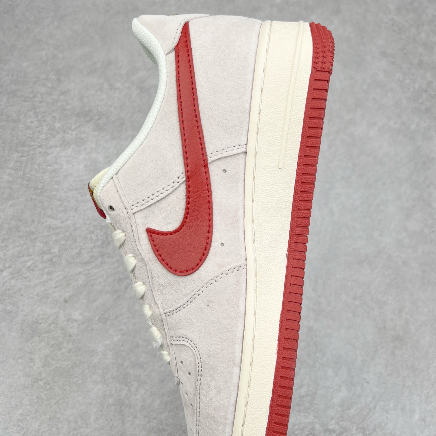 图片[7]-NK Air Force 1´07 Low 空军一号低帮百搭休闲运动板鞋 XZ6188-020 柔软、弹性十足的缓震性能和出色的中底设计 横跨复古与现代的外型结合 造就出风靡全球 三十多年的Force 1 直到今天还深受青睐 尺码：36 36.5 37.5 38 38.5 39 40 40.5 41 42 42.5 43 44 44.5 45-选品中心