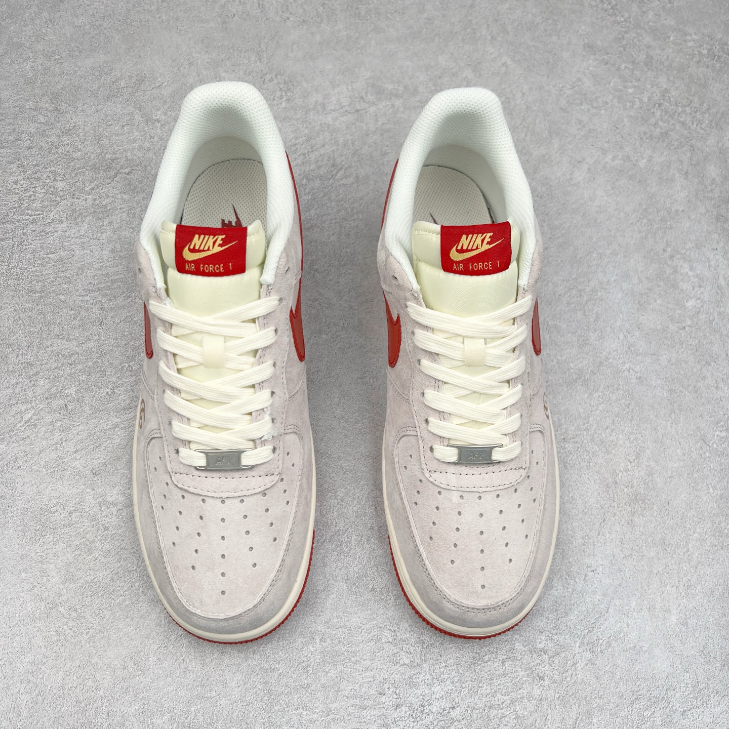 图片[2]-NK Air Force 1´07 Low 空军一号低帮百搭休闲运动板鞋 XZ6188-020 柔软、弹性十足的缓震性能和出色的中底设计 横跨复古与现代的外型结合 造就出风靡全球 三十多年的Force 1 直到今天还深受青睐 尺码：36 36.5 37.5 38 38.5 39 40 40.5 41 42 42.5 43 44 44.5 45-选品中心