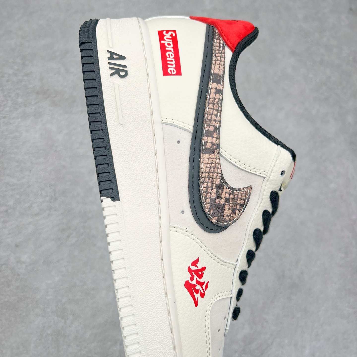 图片[6]-NK Air Force 1´07 Low 空军一号低帮百搭休闲运动板鞋 DM6688-026 柔软、弹性十足的缓震性能和出色的中底设计 横跨复古与现代的外型结合 造就出风靡全球 三十多年的Force 1 直到今天还深受青睐 尺码：36 36.5 37.5 38 38.5 39 40 40.5 41 42 42.5 43 44 44.5 45-选品中心