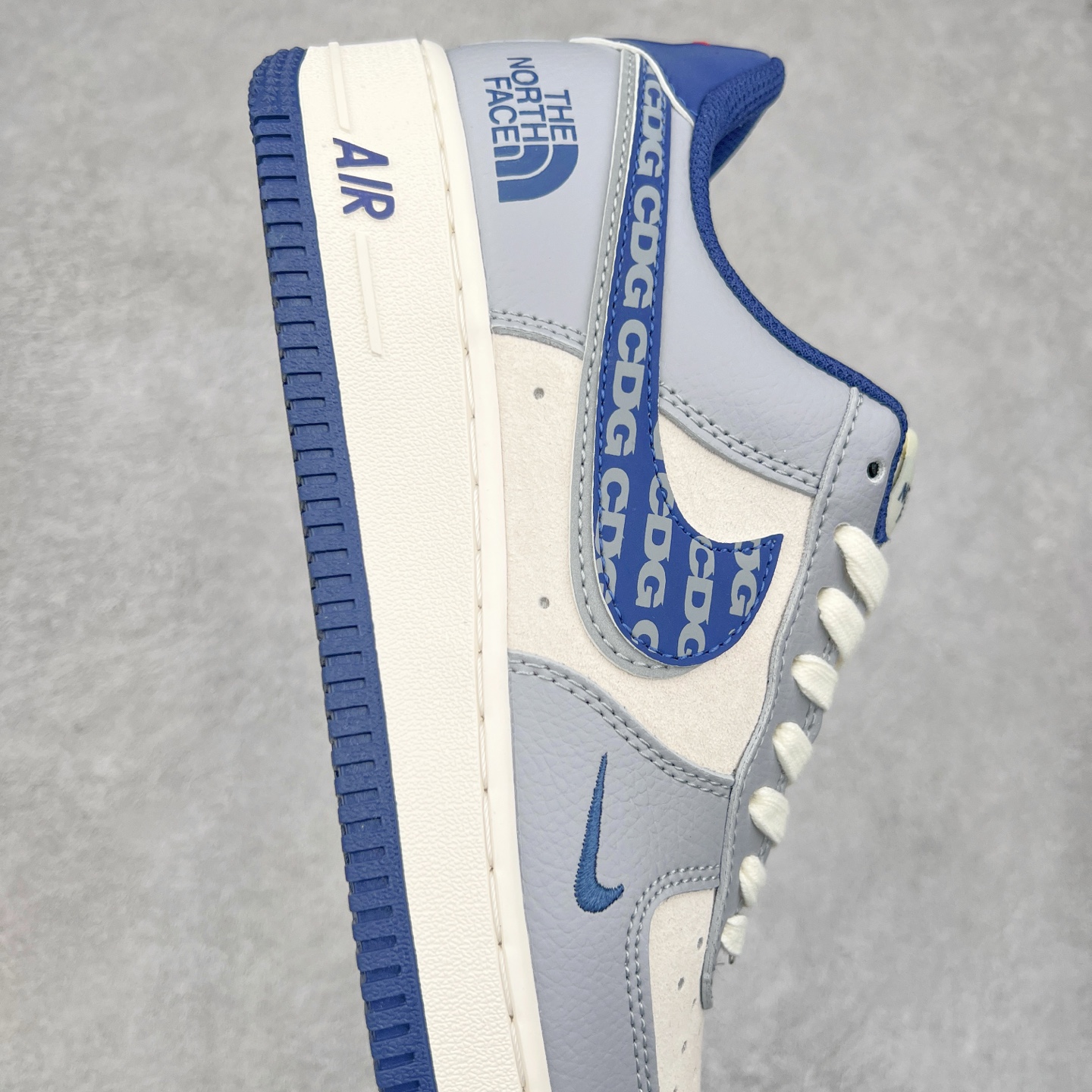 图片[6]-NK Air Force 1´07 Low 空军一号低帮百搭休闲运动板鞋 DM6688-019 柔软、弹性十足的缓震性能和出色的中底设计 横跨复古与现代的外型结合 造就出风靡全球 三十多年的Force 1 直到今天还深受青睐 尺码：36 36.5 37.5 38 38.5 39 40 40.5 41 42 42.5 43 44 44.5 45-选品中心