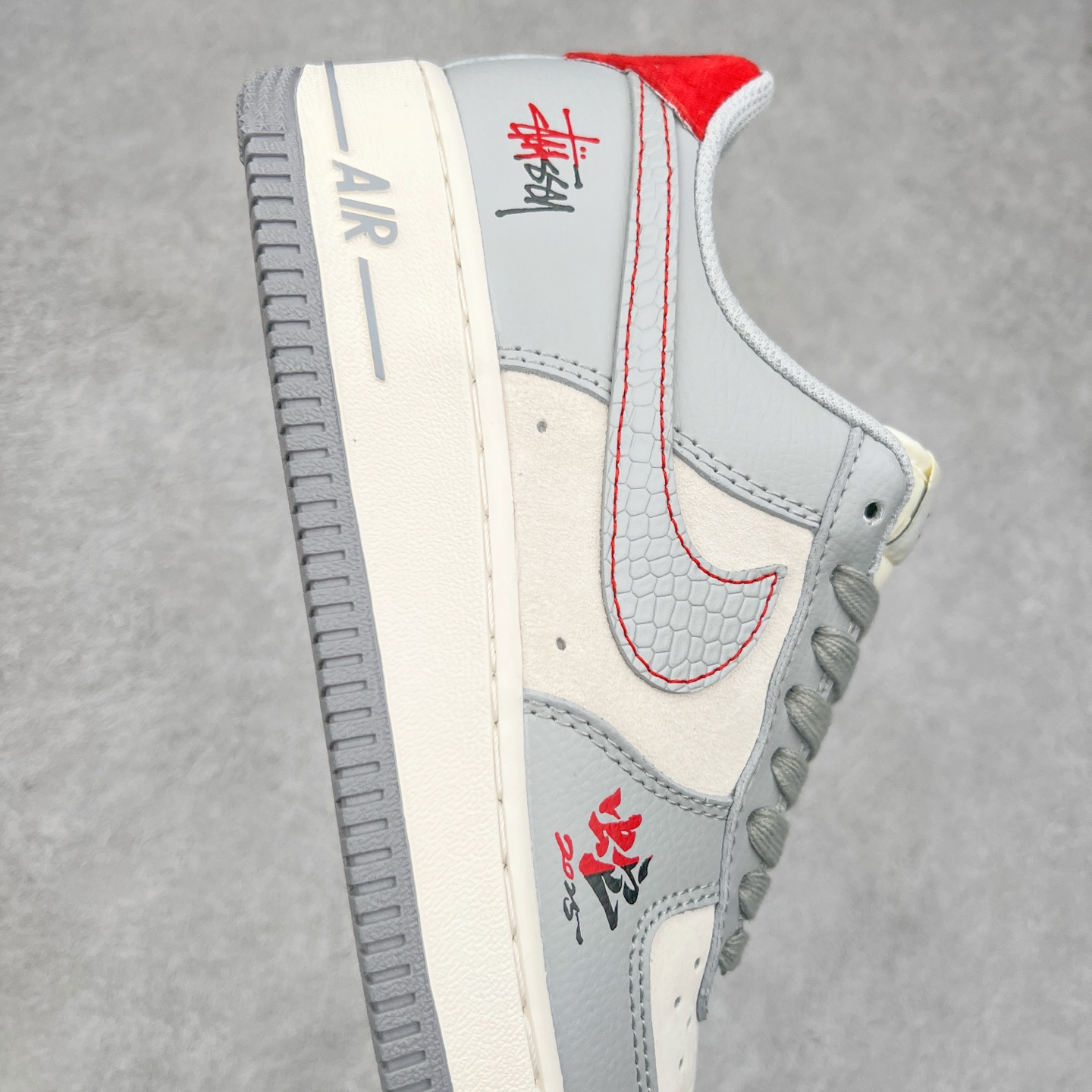 图片[6]-NK Air Force 1´07 Low 空军一号低帮百搭休闲运动板鞋 DM6688-027 柔软、弹性十足的缓震性能和出色的中底设计 横跨复古与现代的外型结合 造就出风靡全球 三十多年的Force 1 直到今天还深受青睐 尺码：36 36.5 37.5 38 38.5 39 40 40.5 41 42 42.5 43 44 44.5 45-选品中心