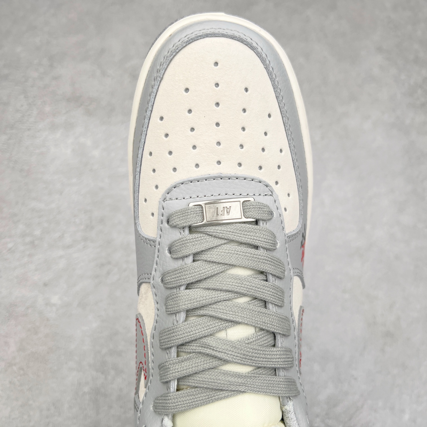 图片[4]-NK Air Force 1´07 Low 空军一号低帮百搭休闲运动板鞋 DM6688-027 柔软、弹性十足的缓震性能和出色的中底设计 横跨复古与现代的外型结合 造就出风靡全球 三十多年的Force 1 直到今天还深受青睐 尺码：36 36.5 37.5 38 38.5 39 40 40.5 41 42 42.5 43 44 44.5 45-选品中心