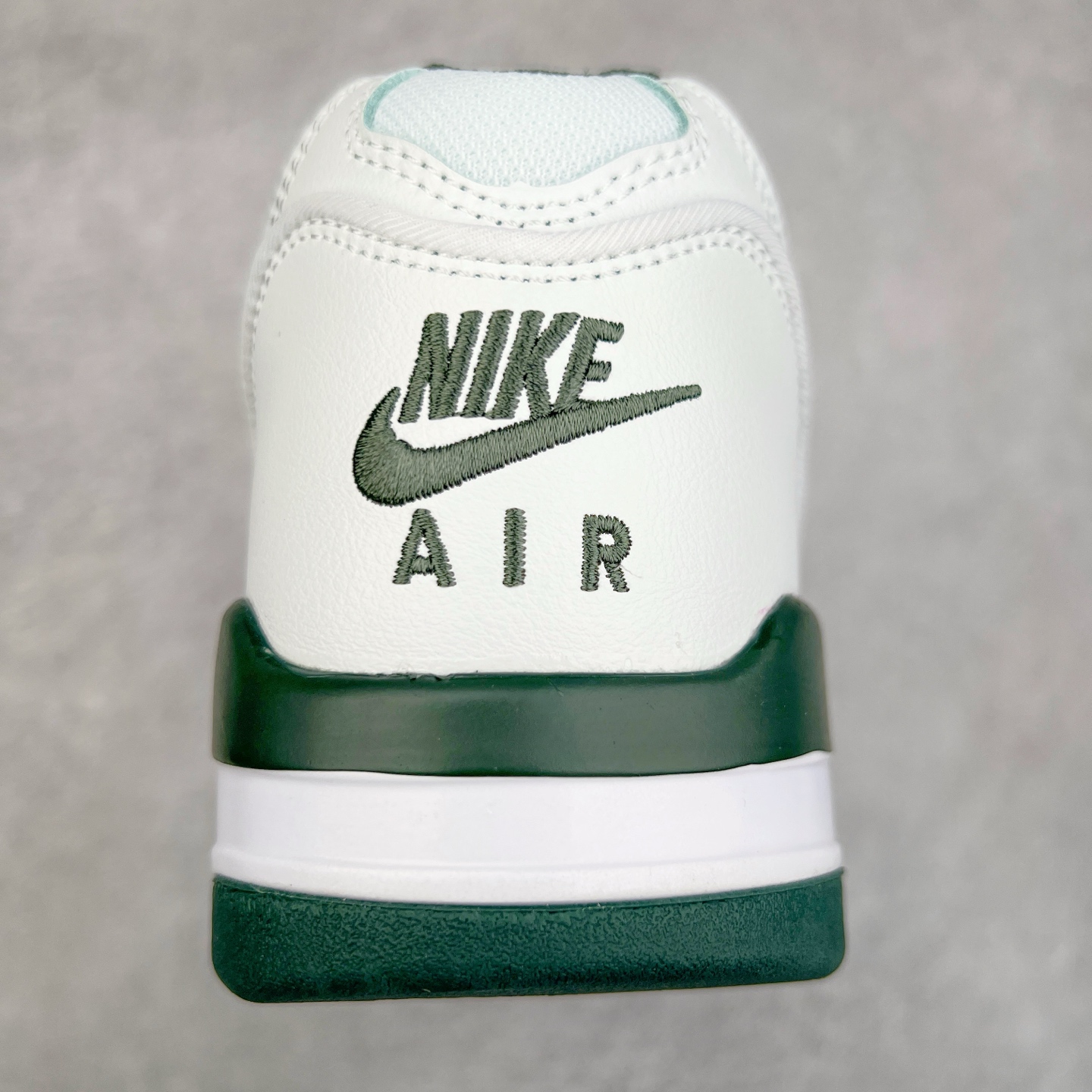 图片[8]-NK Air Flight AJ89 复古运动鞋 AJ4兄弟款系列篮球鞋 FQ5286-100 重塑80年代后期非凡篮球战靴的经典风范,利落皮革结构搭载卓越缓震系统 重现传世经典的卓越性能 取用皮革与合成材质组合鞋面 简约利落潮流运动 尺码：36 36.5 37.5 38 38.5 39 40 40.5 41 42 42.5 43 44 44.5 45 46-选品中心