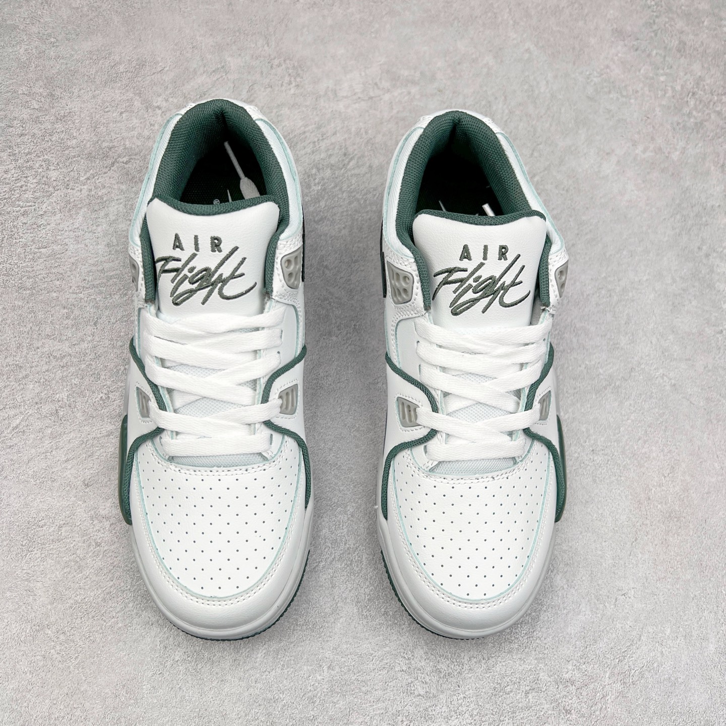 图片[2]-NK Air Flight AJ89 复古运动鞋 AJ4兄弟款系列篮球鞋 FQ5286-100 重塑80年代后期非凡篮球战靴的经典风范,利落皮革结构搭载卓越缓震系统 重现传世经典的卓越性能 取用皮革与合成材质组合鞋面 简约利落潮流运动 尺码：36 36.5 37.5 38 38.5 39 40 40.5 41 42 42.5 43 44 44.5 45 46-选品中心