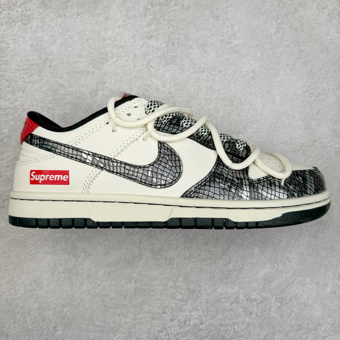 NK Dunk Low 定制配色 CH6336-618 大厂出品 极力推荐 原装头层材料 独家版型蒸餾加工帶來的是更好的视觉和脚感体验大厂纯原品质出货 清洁度 电绣工艺 皮料切割干净无任何毛边 细节完美 尺码:36 36.5 37.5 38 38.5 39 40 40.5 41 42 42.5 43 44 44.5 45-选品中心